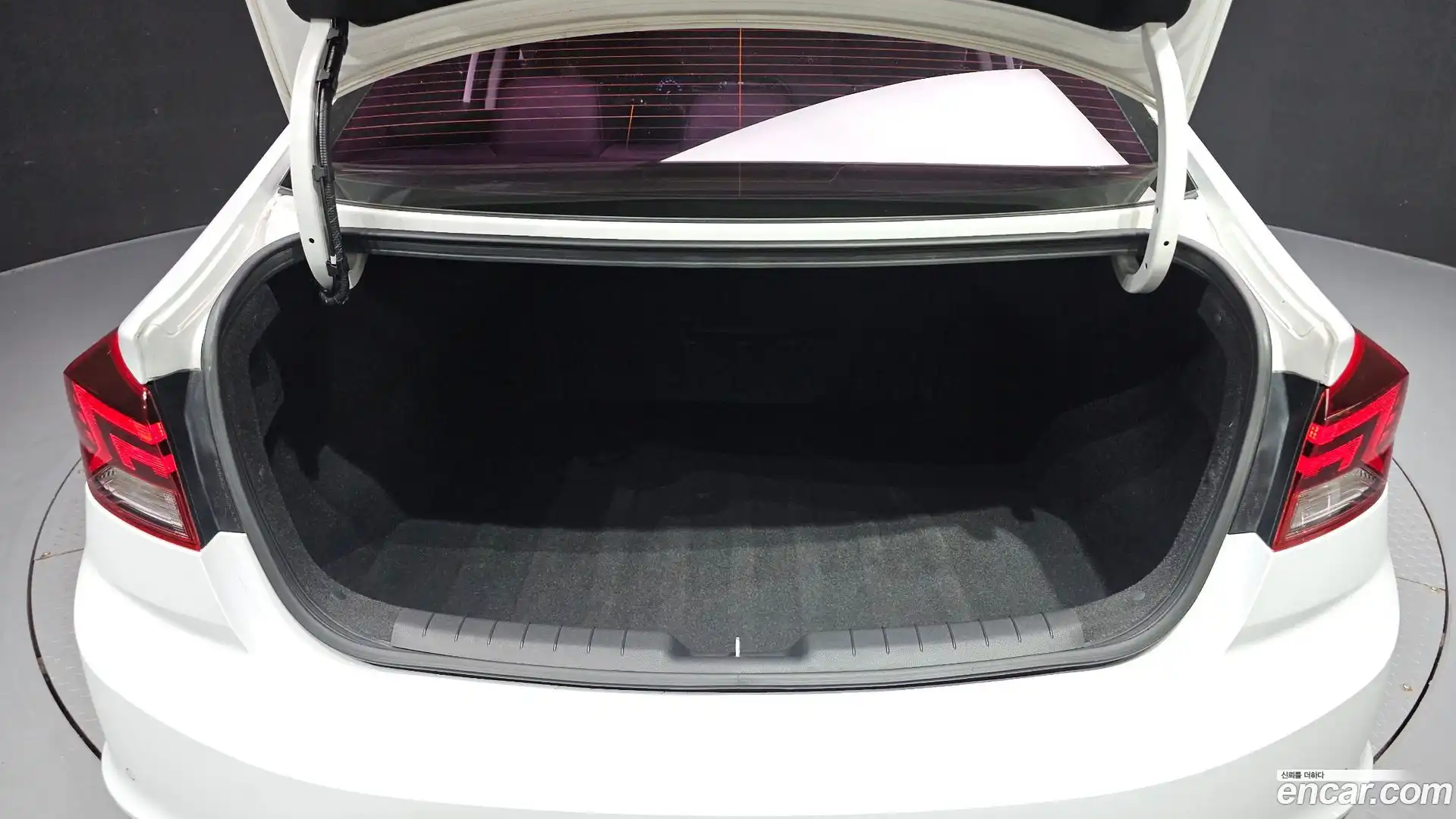 AVANTE Hyundai 2019.1-OPTION-024