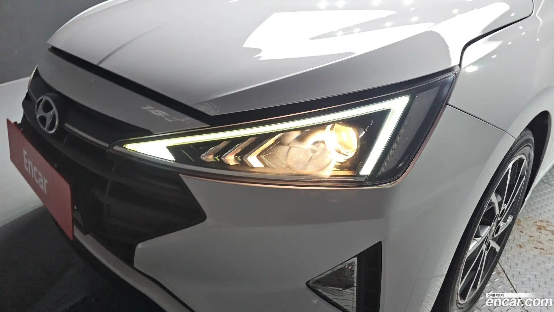 AVANTE Hyundai 2019.1-OUTER-032