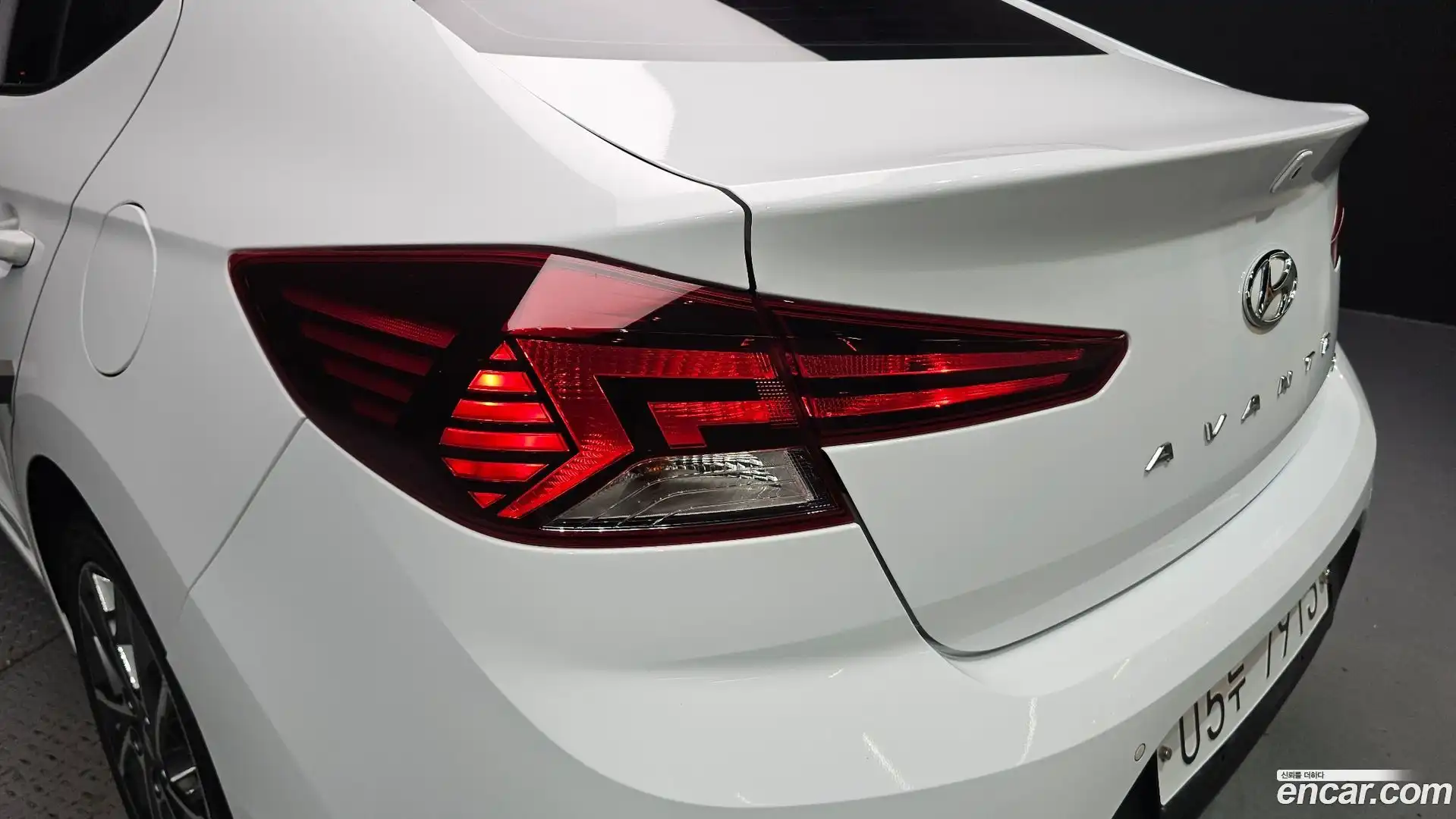 AVANTE Hyundai 2019.1-OUTER-033