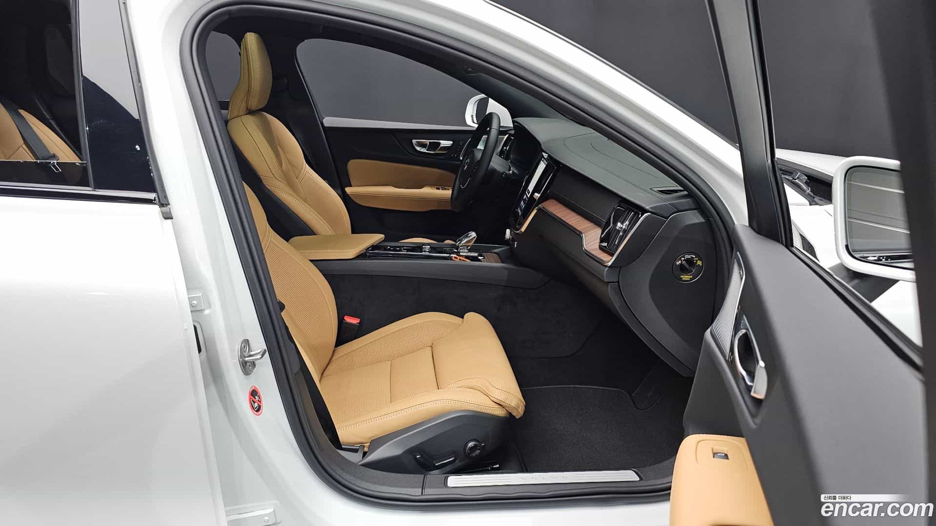 V60 Volvo 2025.8-INNER-036