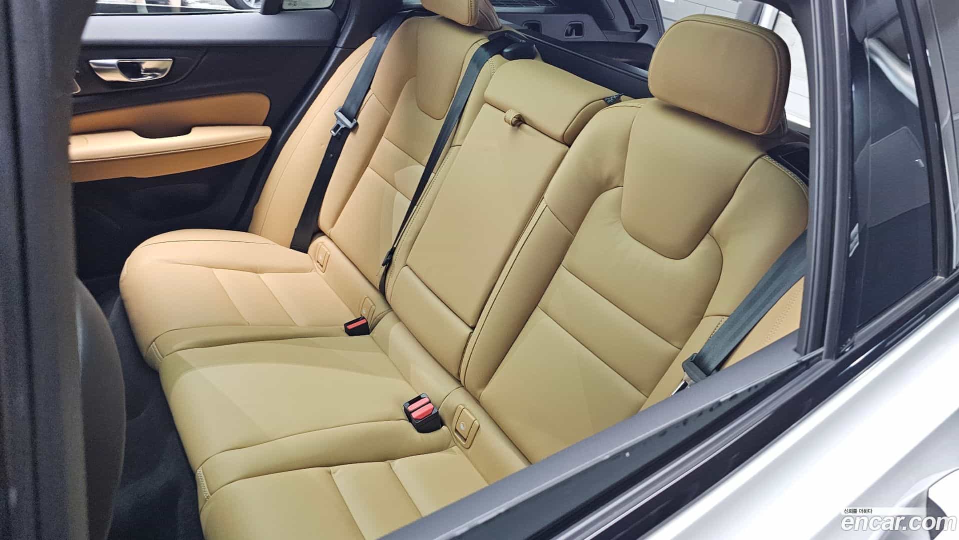 V60 Volvo 2025.8-OPTION-042