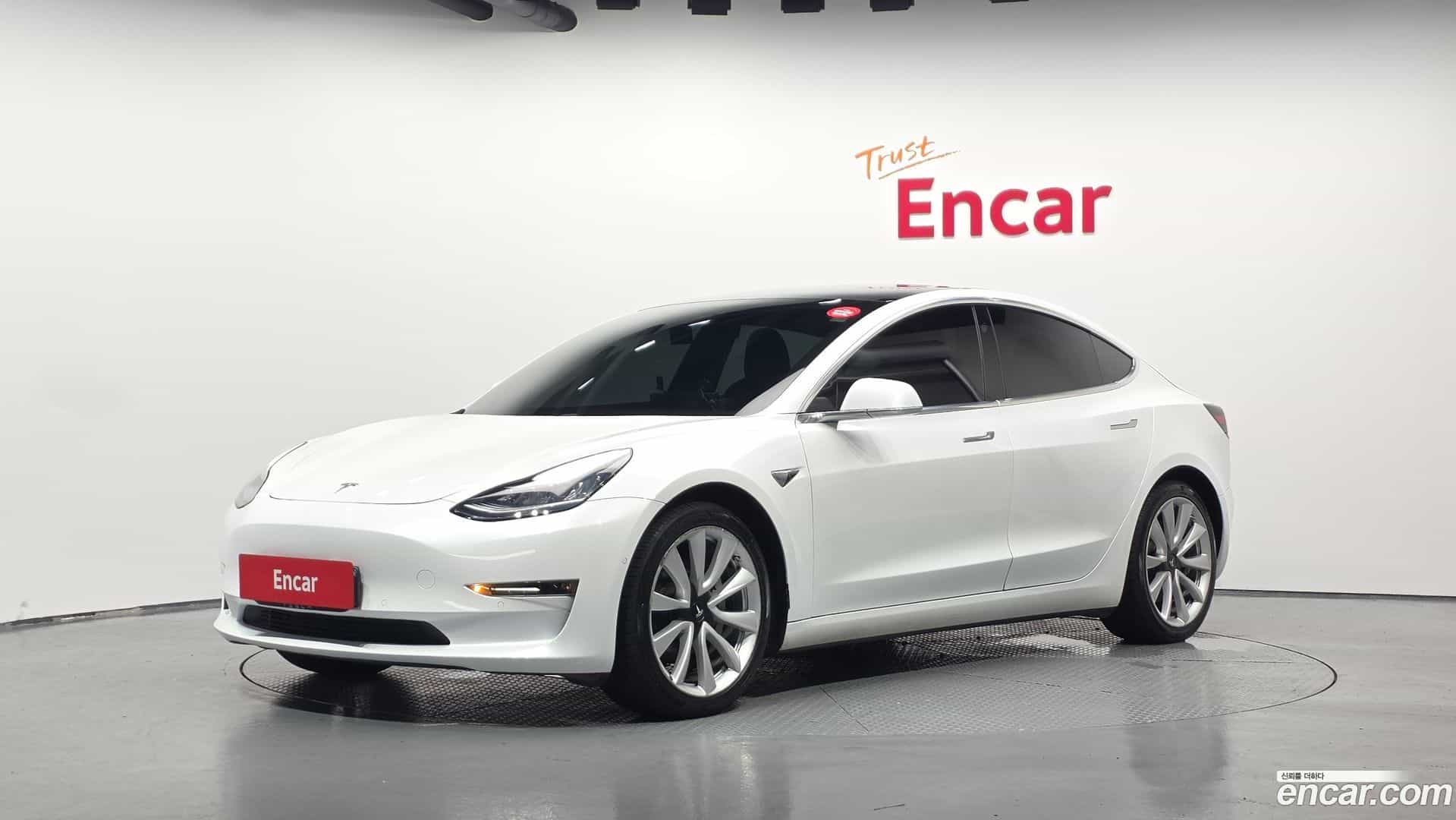 Model 3 Tesla 2020.7-OUTER-001
