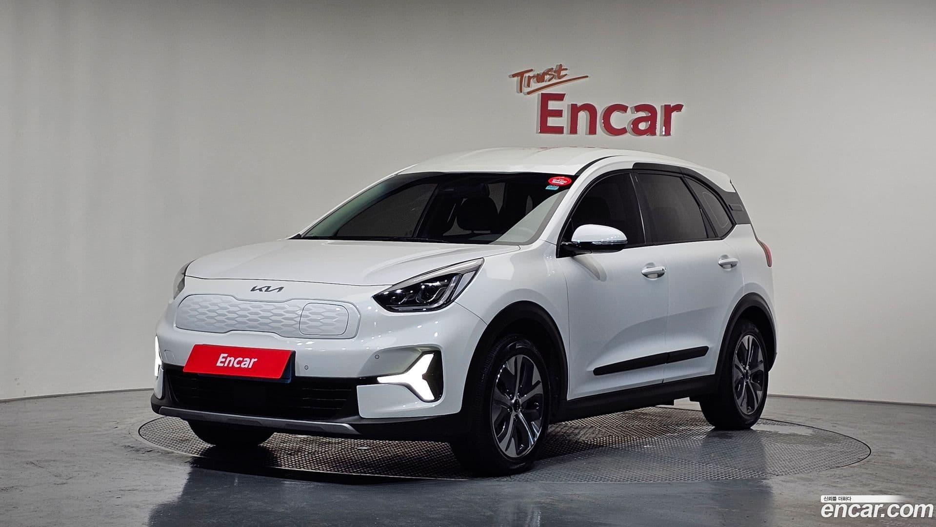 Main__Slider__Photo:Niro Kia 2022.8-0
