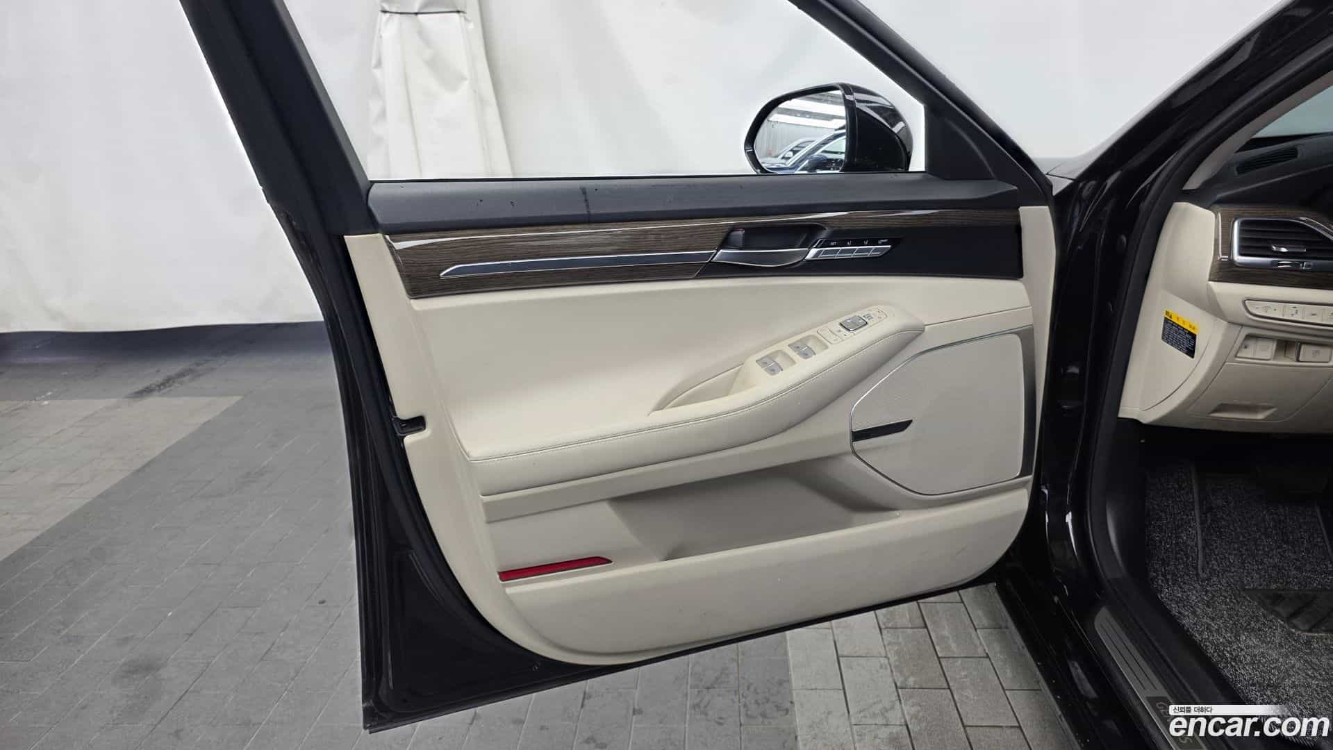 G90 Genesis 2019.3-INNER-034