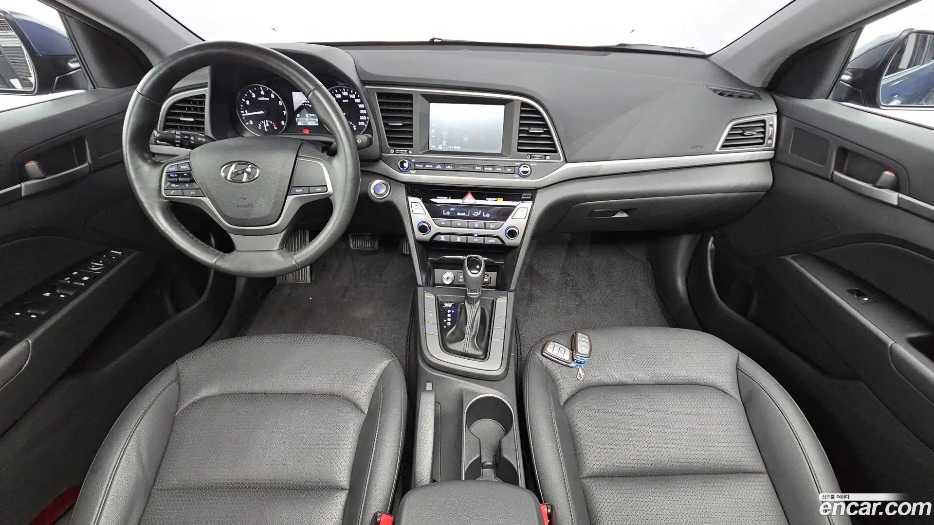 AVANTE Hyundai 2016.2-INNER-007