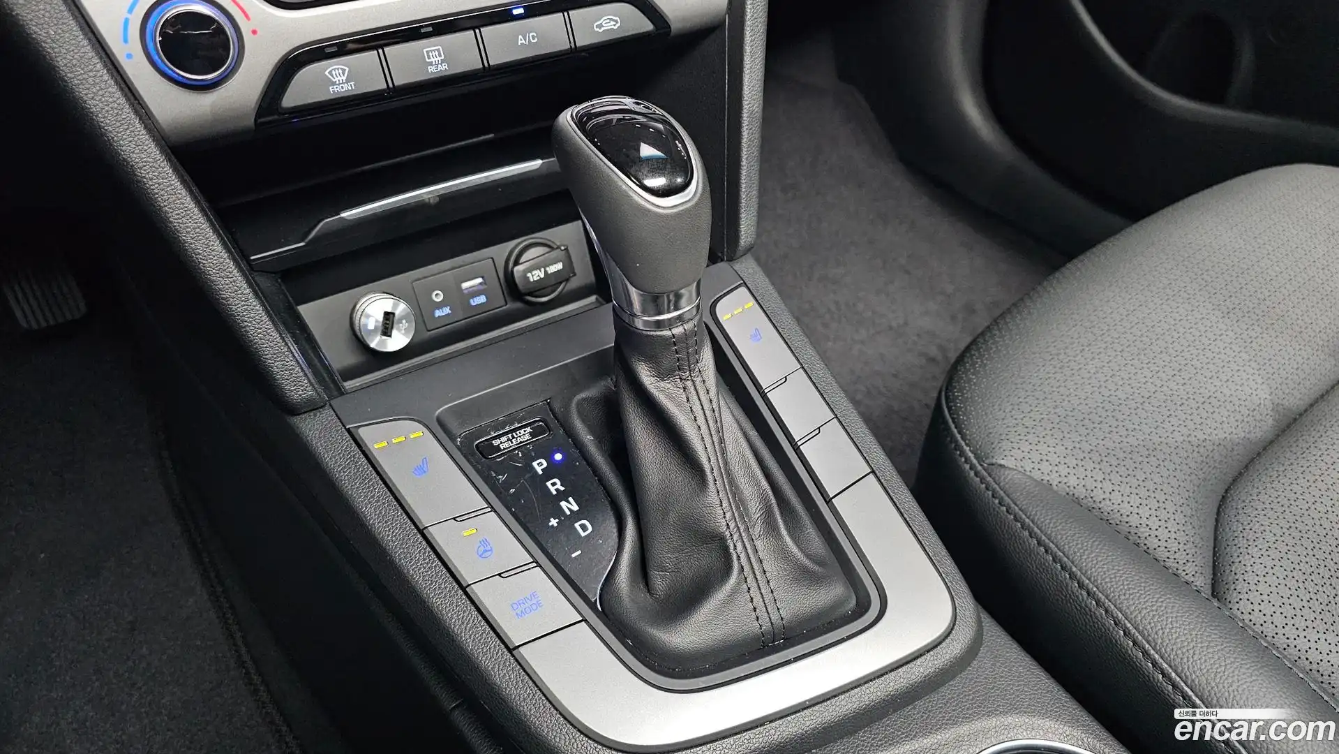 AVANTE Hyundai 2016.2-INNER-009
