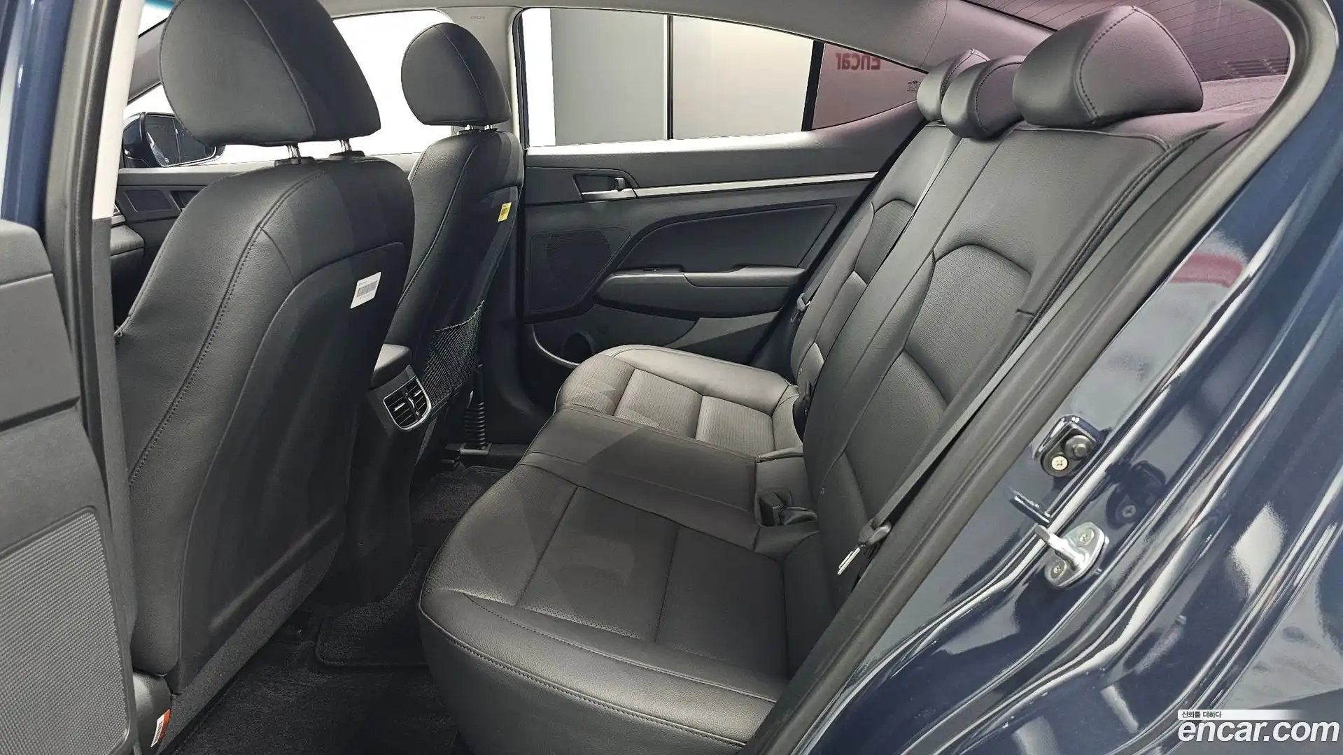 AVANTE Hyundai 2016.2-OPTION-015