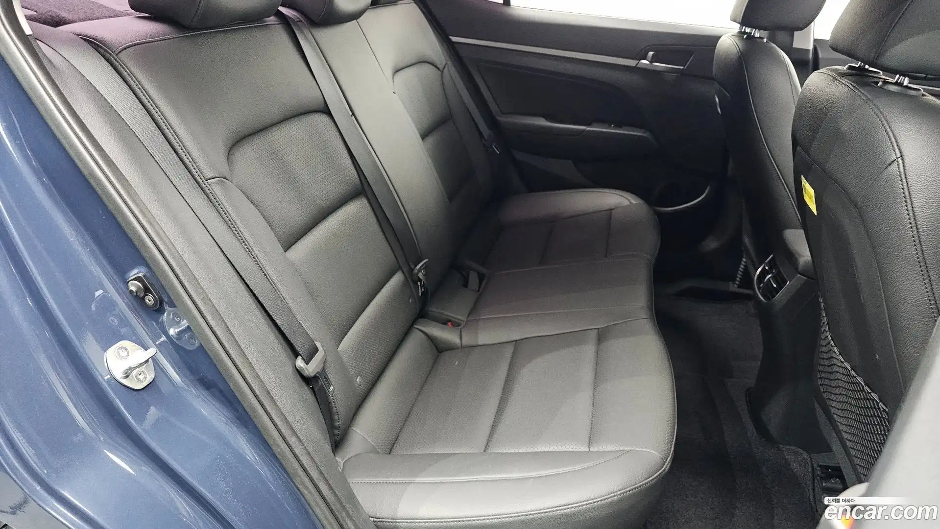AVANTE Hyundai 2016.2-OPTION-016
