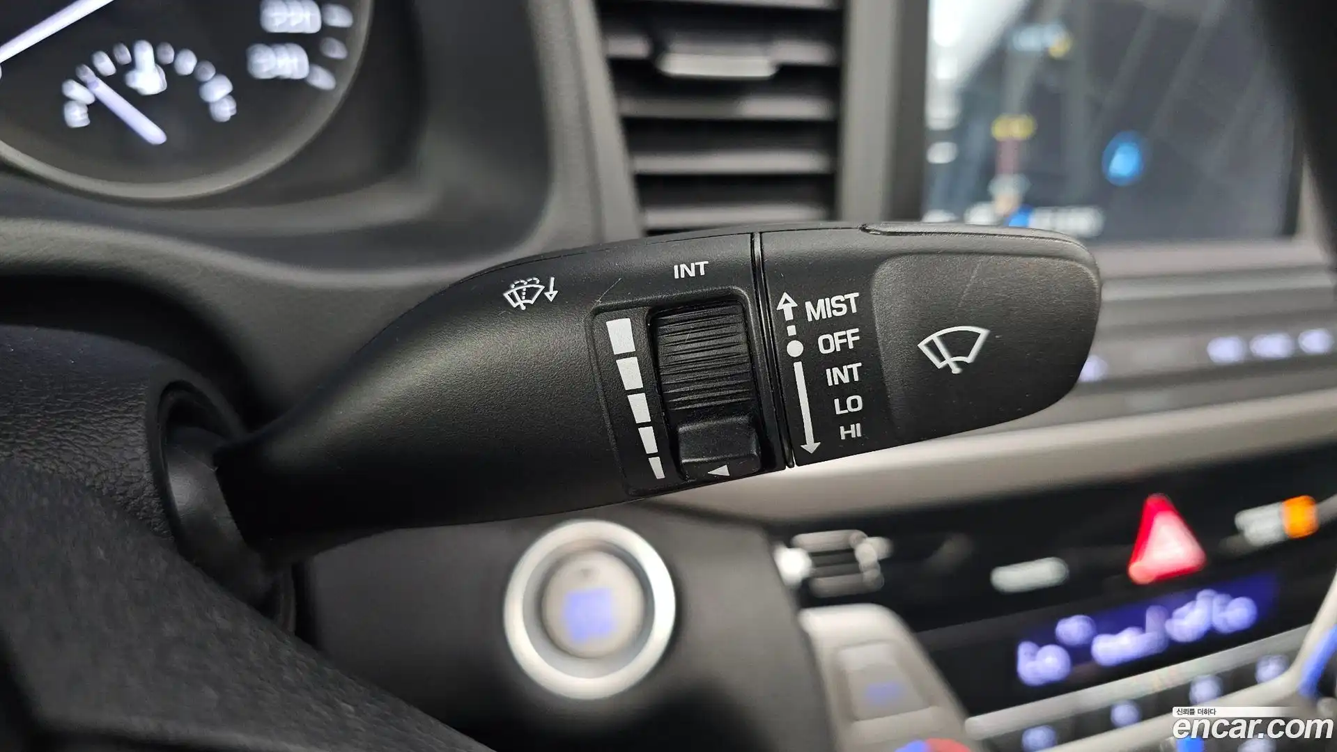 AVANTE Hyundai 2016.2-OPTION-041