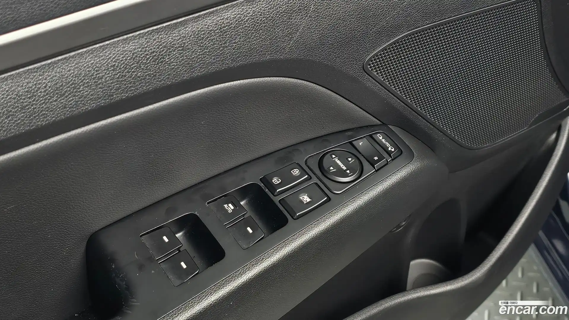 AVANTE Hyundai 2016.2-OPTION-042