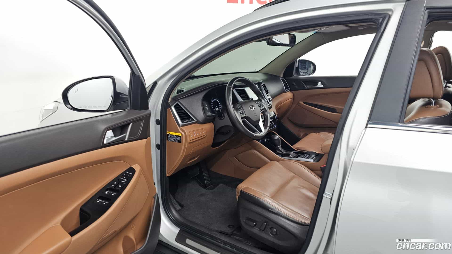 Tucson Hyundai 2016.1-INNER-010