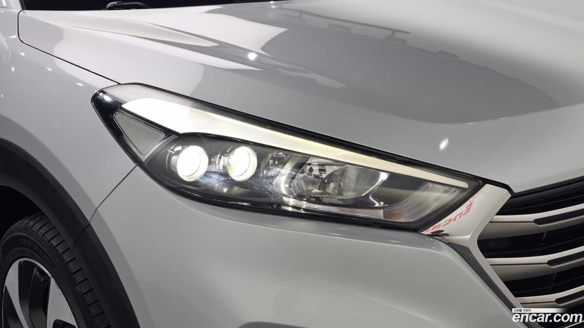Tucson Hyundai 2016.1-OUTER-032