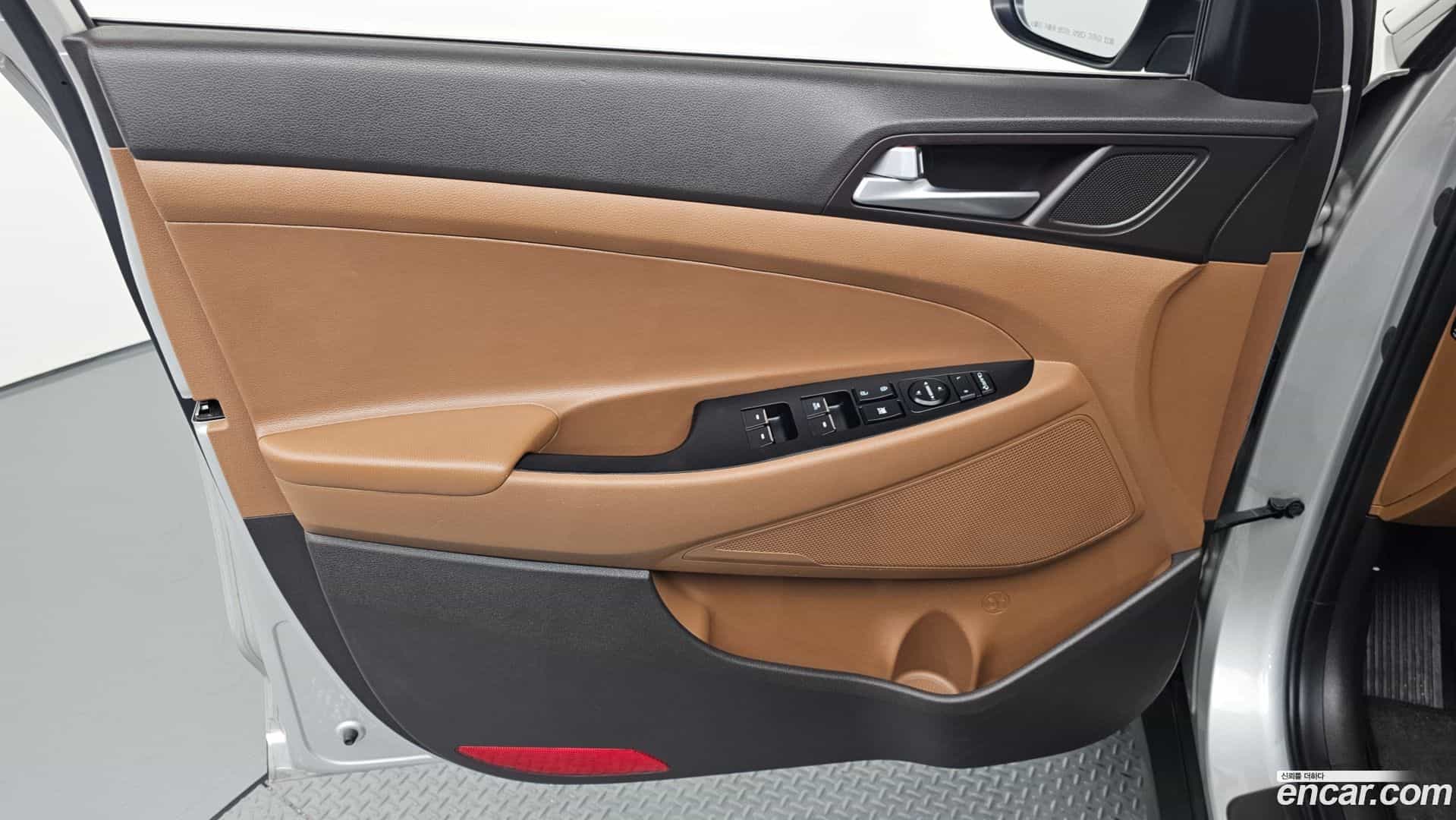 Tucson Hyundai 2016.1-INNER-034