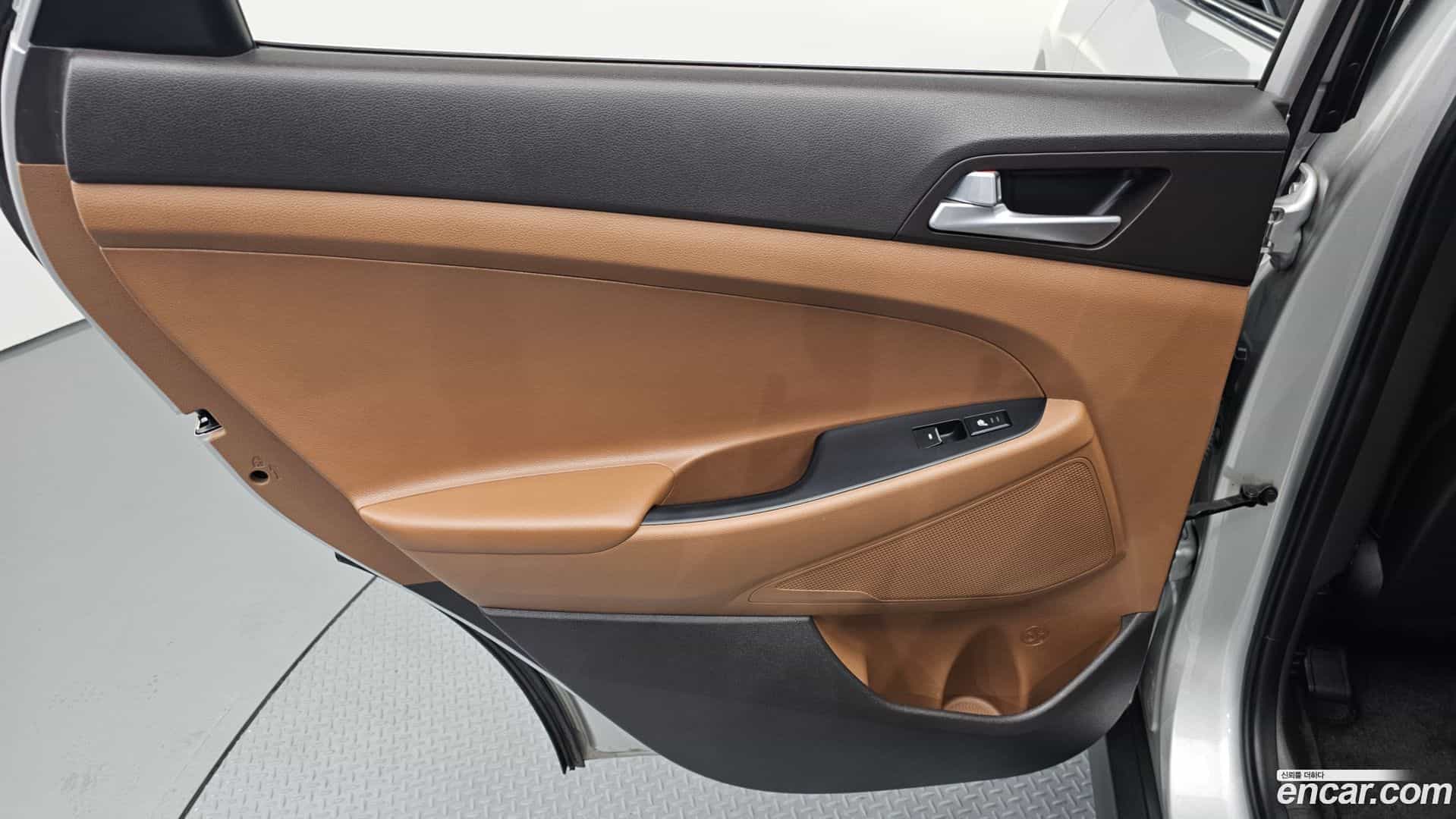 Tucson Hyundai 2016.1-INNER-035