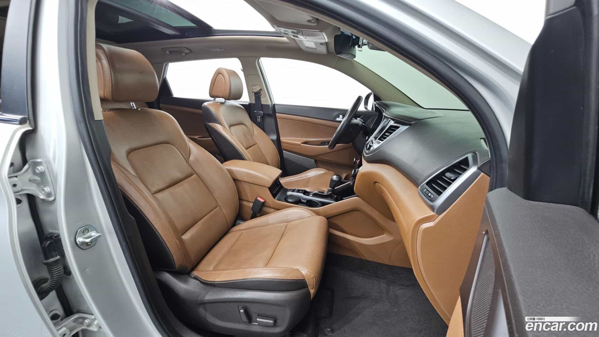 Tucson Hyundai 2016.1-INNER-036