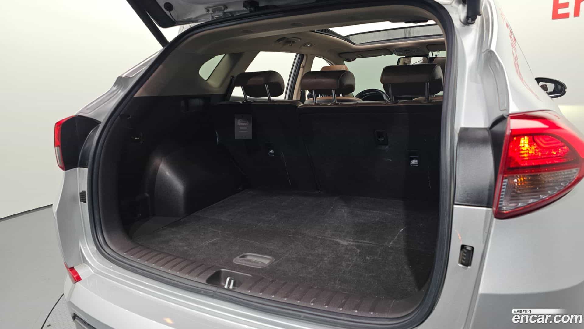 Tucson Hyundai 2016.1-OPTION-041