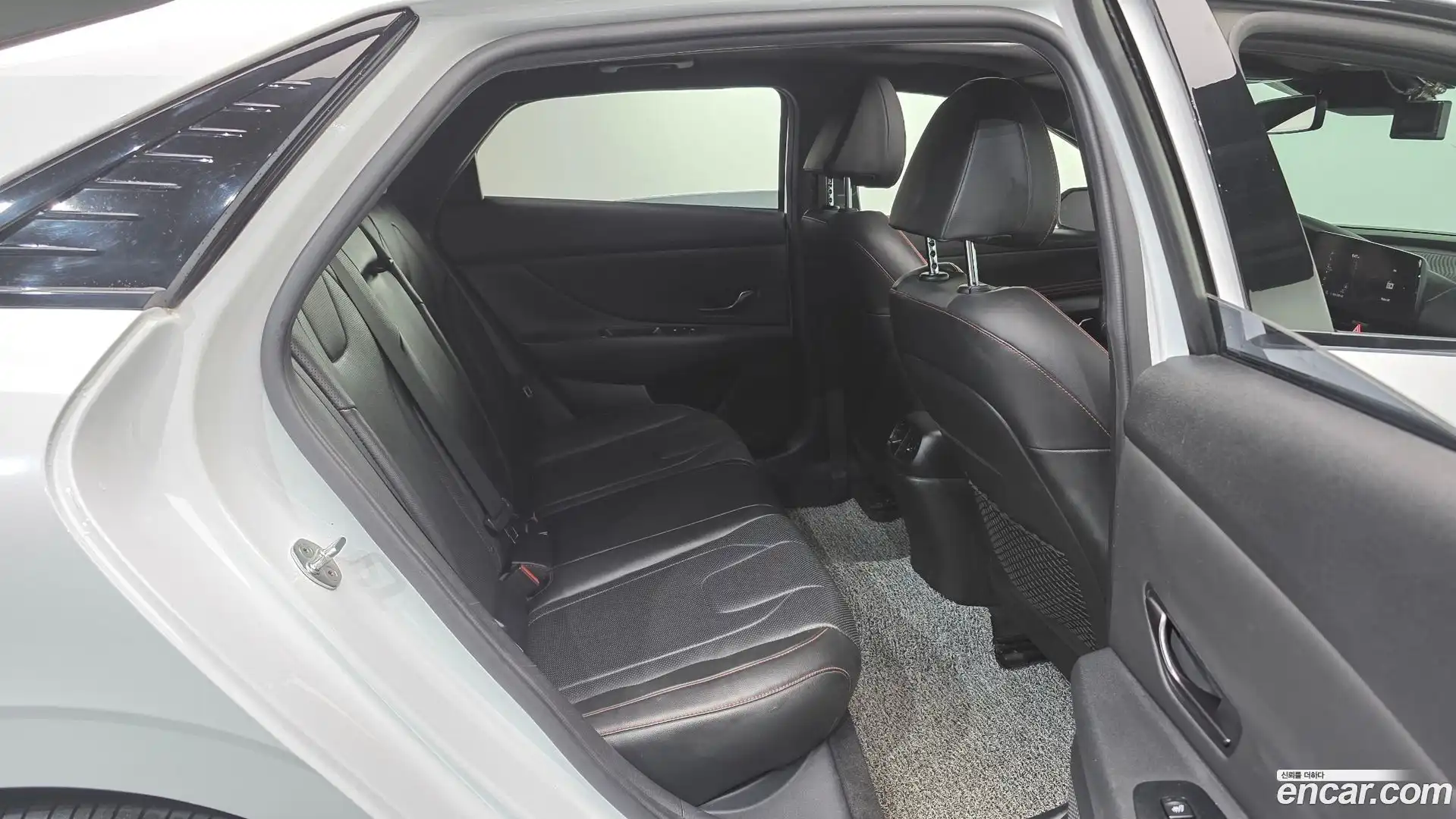 AVANTE Hyundai 2021.4-OPTION-015