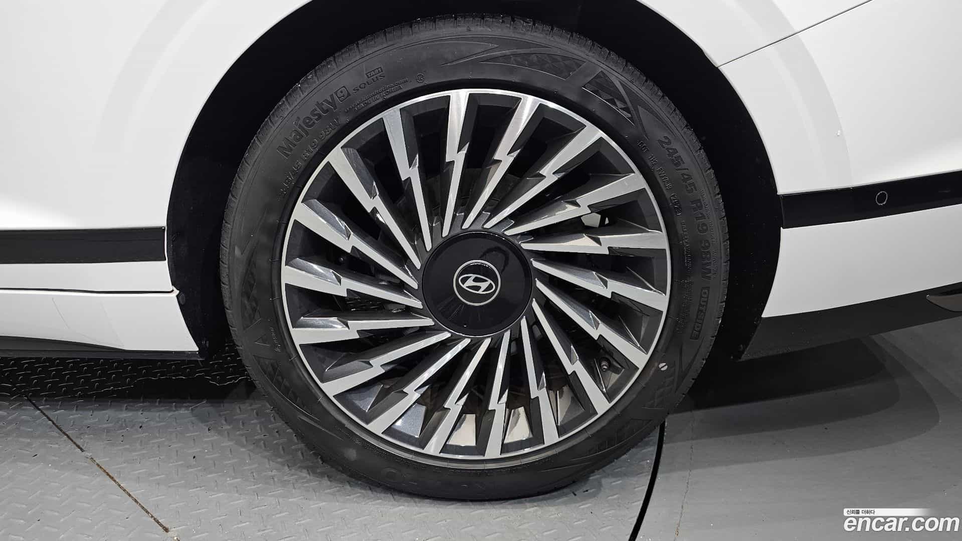 Grandeur Hyundai 2023.9-OUTER-031