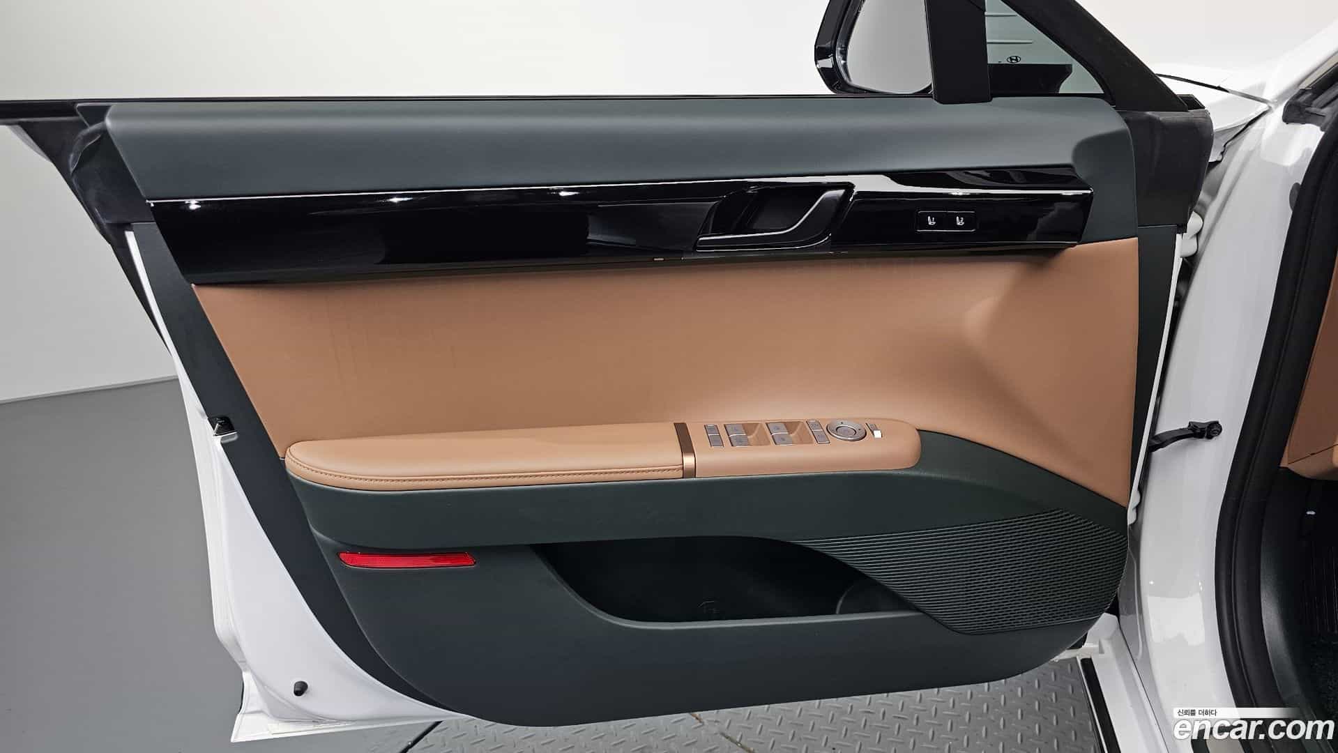 Grandeur Hyundai 2023.9-INNER-034