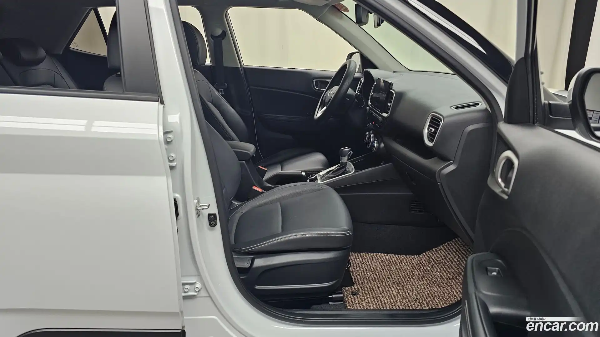Venue Hyundai 2022.5-INNER-036