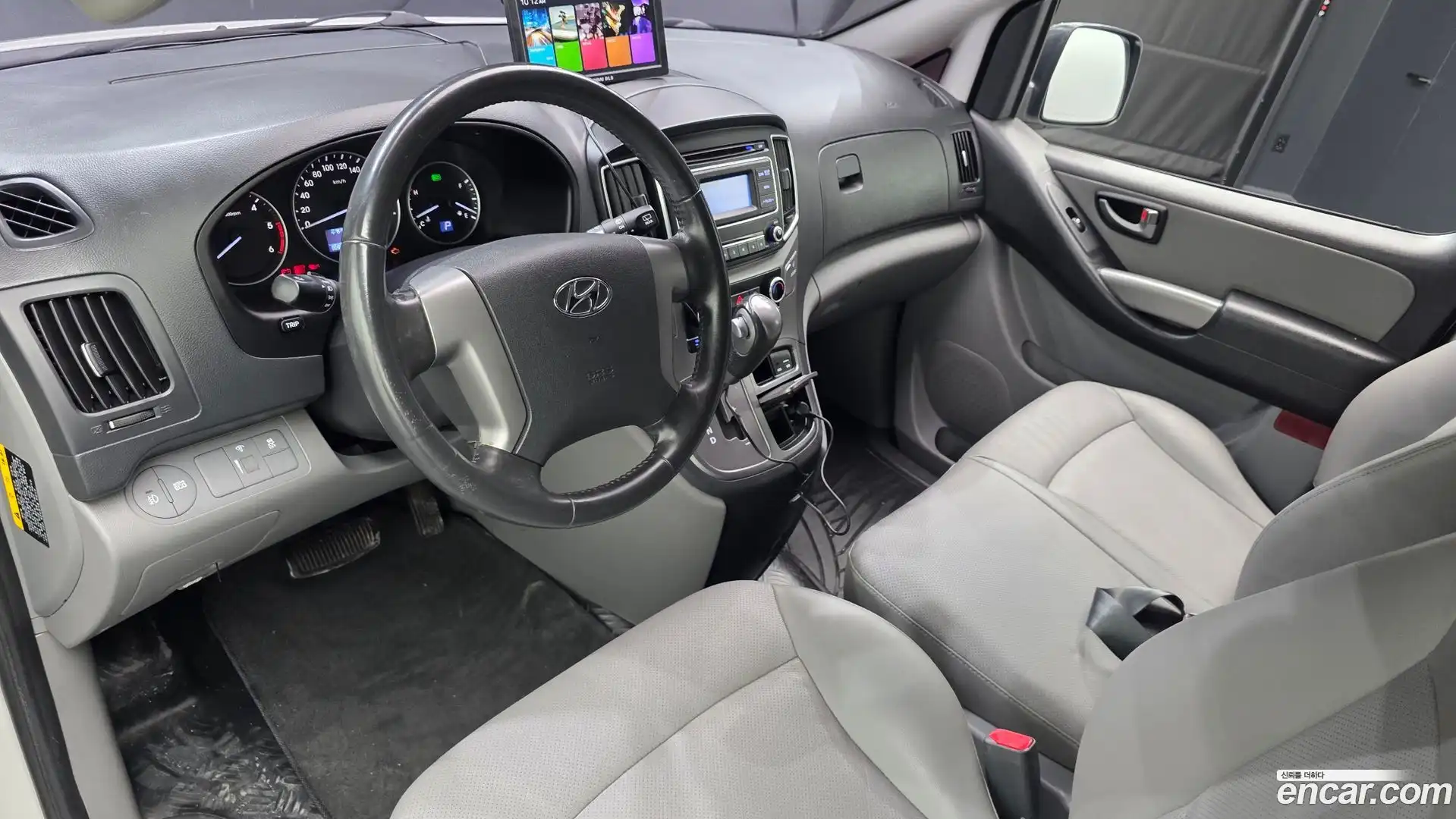 Starex Hyundai 2019.0-INNER-007