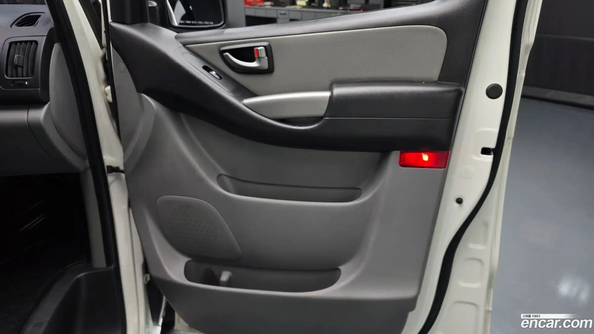 Starex Hyundai 2019.0-INNER-035
