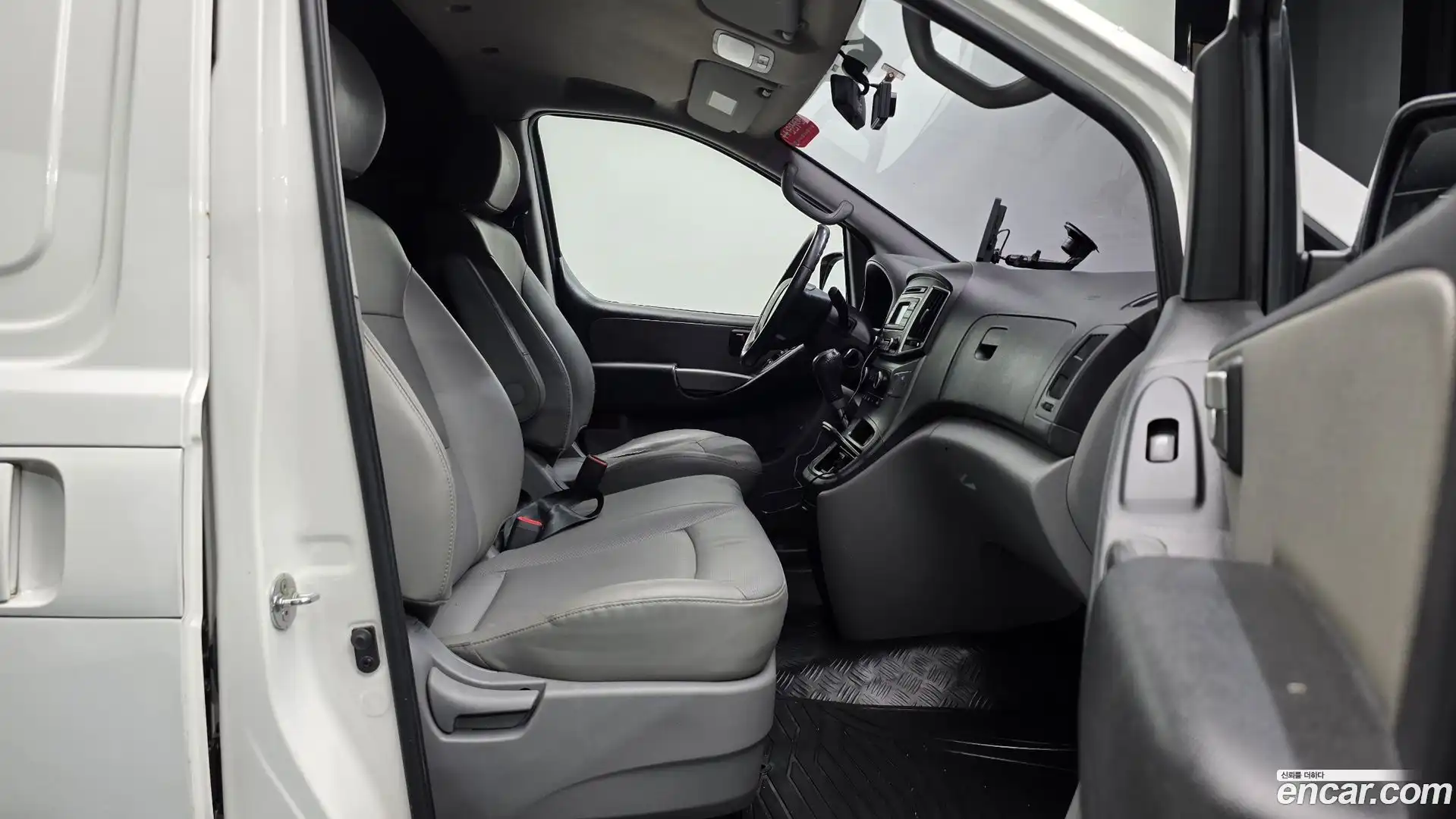 Starex Hyundai 2019.0-INNER-036