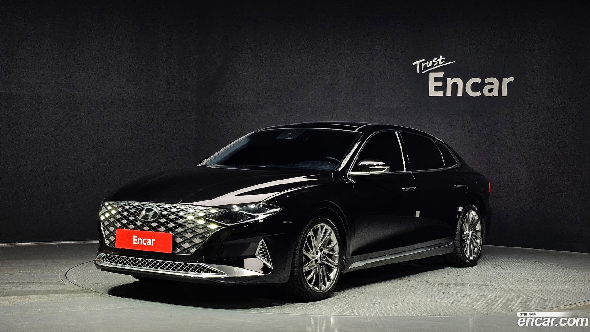 Main__Slider__Photo:Grandeur Hyundai 2020.6-0
