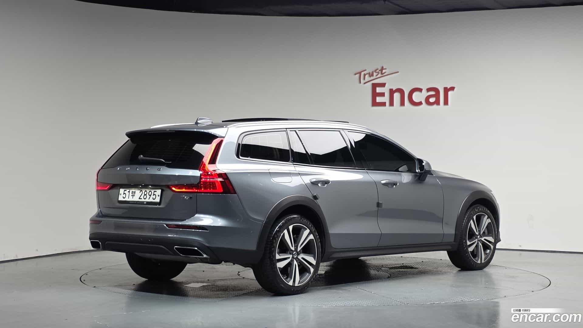 V60 Volvo 2019.2-OUTER-002