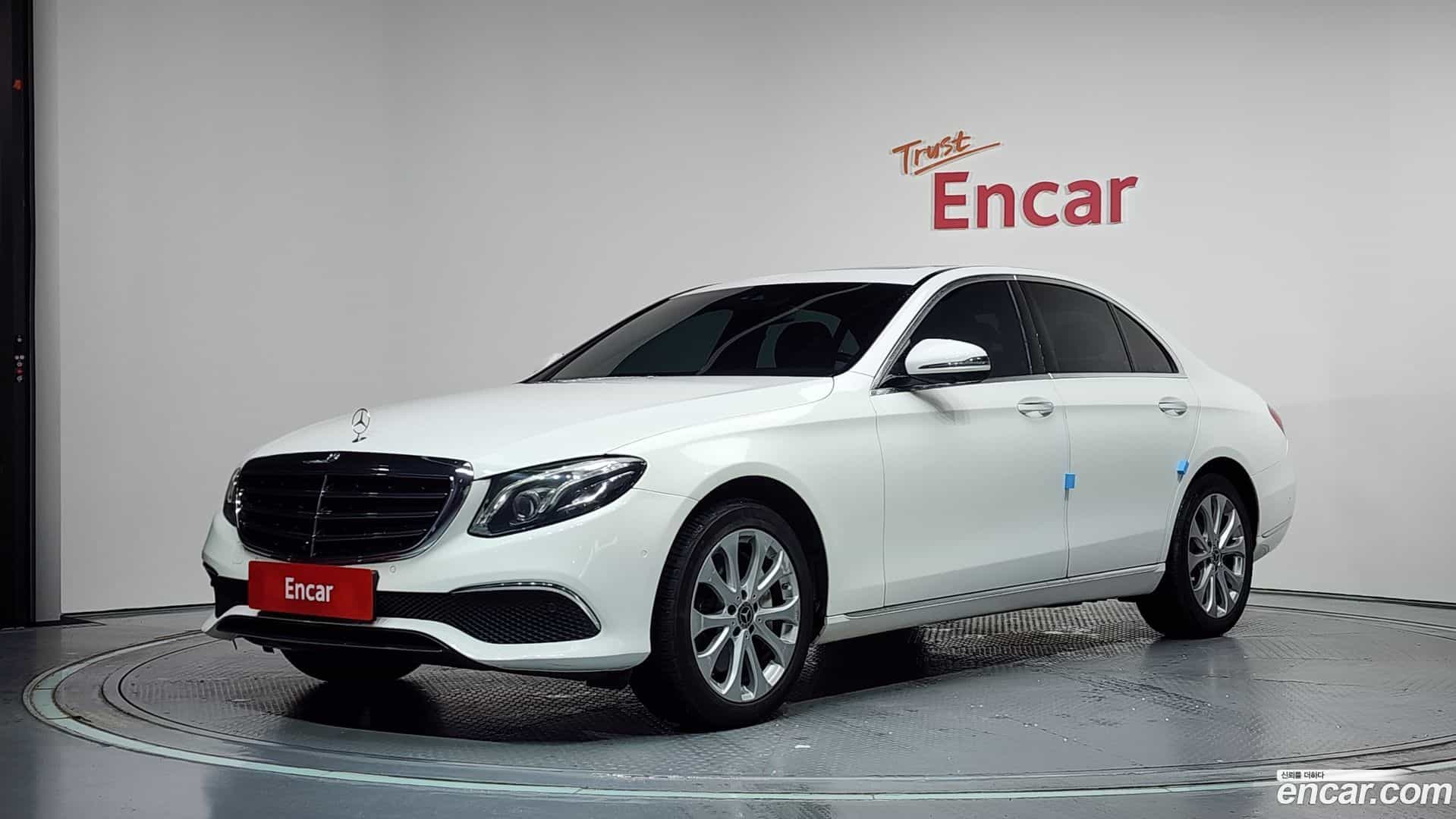 E-Class Mercedes-Benz 2018.0-OUTER-001