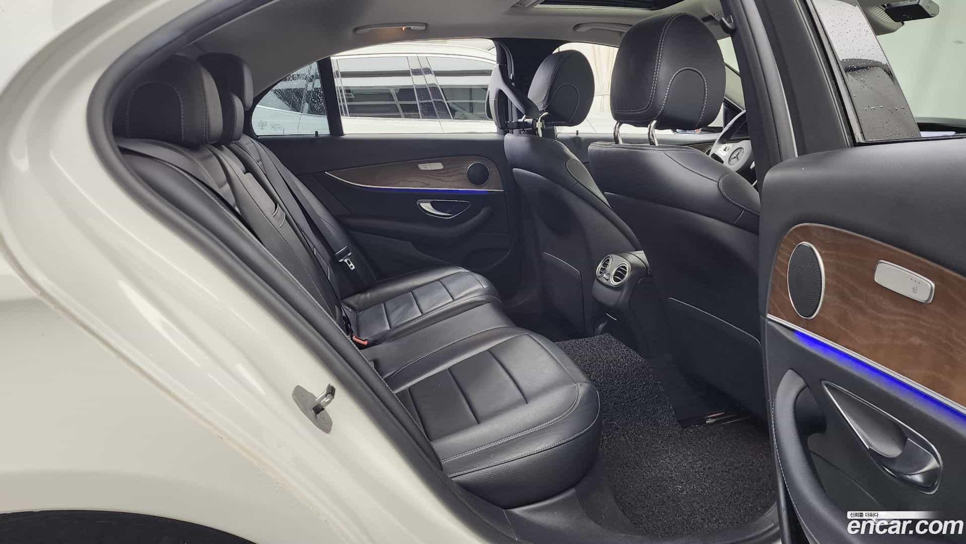 E-Class Mercedes-Benz 2018.0-OPTION-016