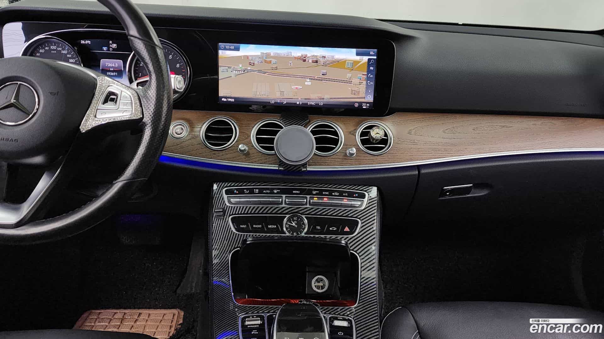 E-Class Mercedes-Benz 2018.0-OPTION-018