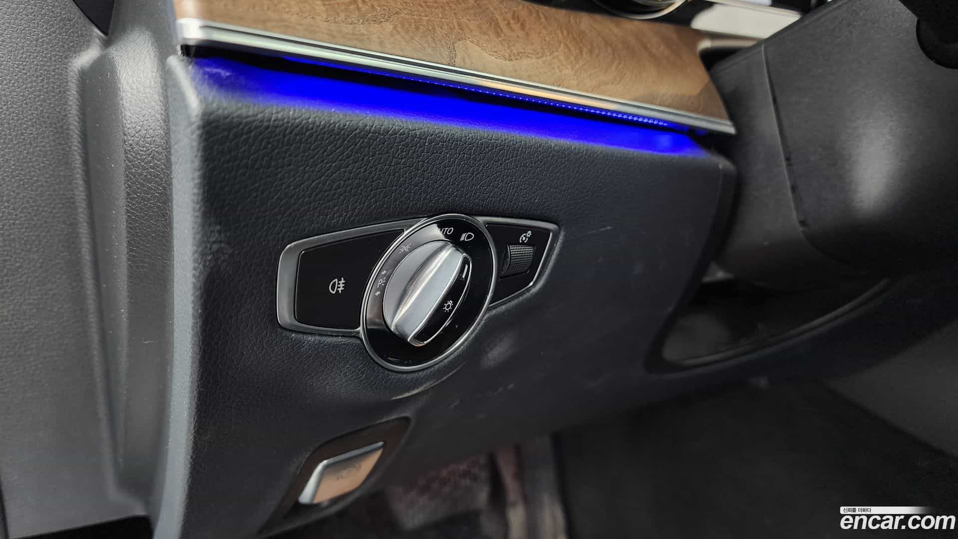 E-Class Mercedes-Benz 2018.0-OPTION-020
