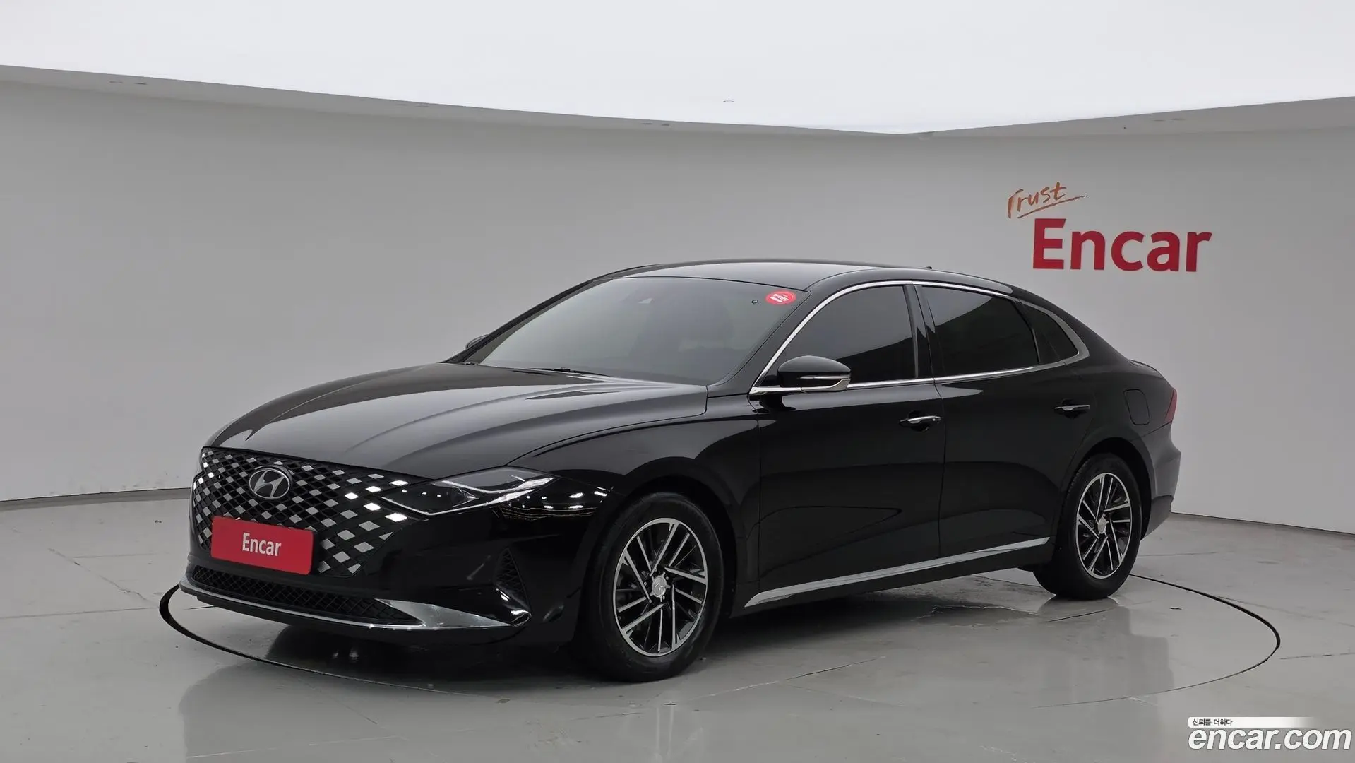 Main__Slider__Photo:Grandeur Hyundai 2020.4-0