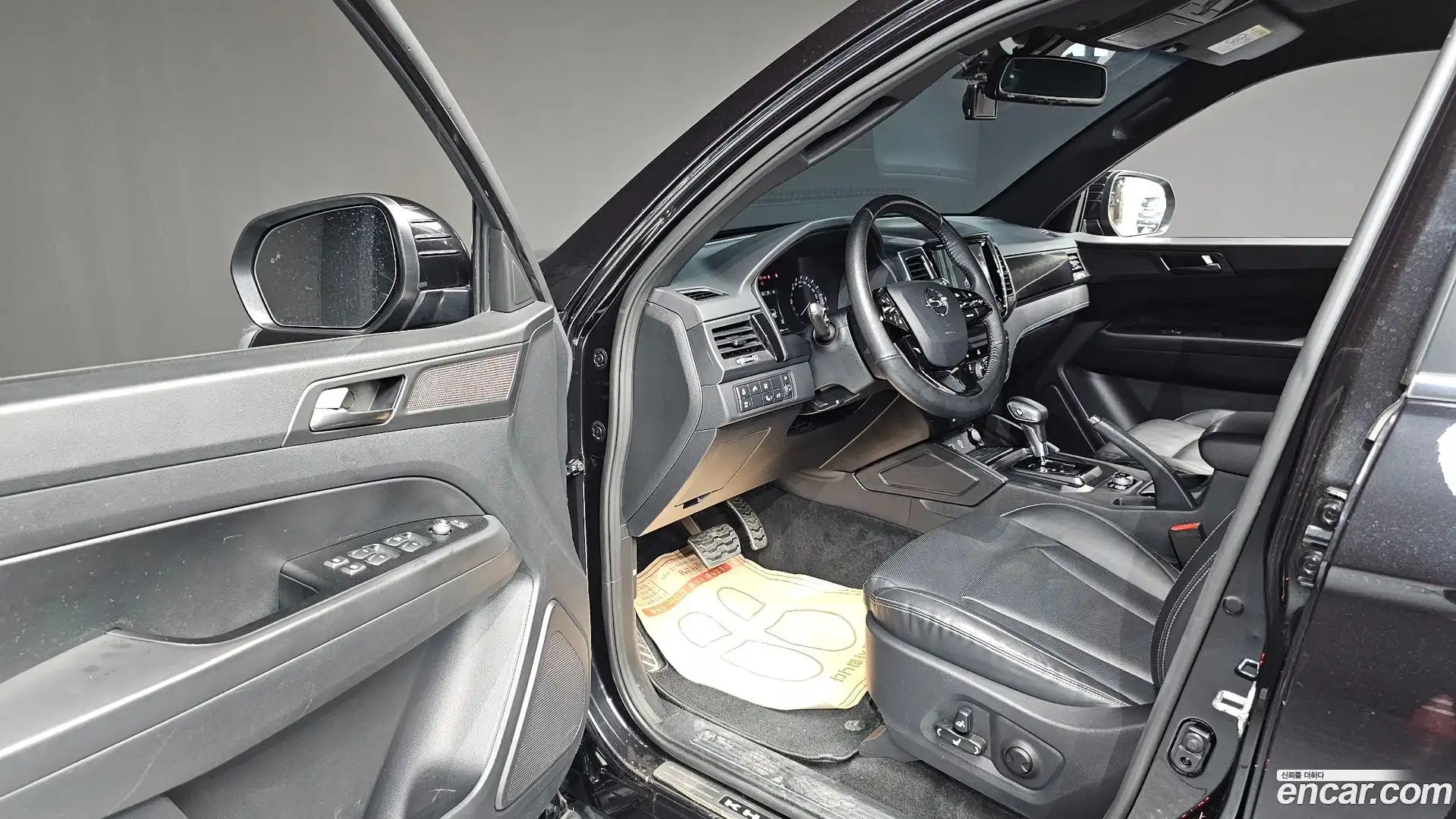 Rexton KG Mobility 2021.11-INNER-010