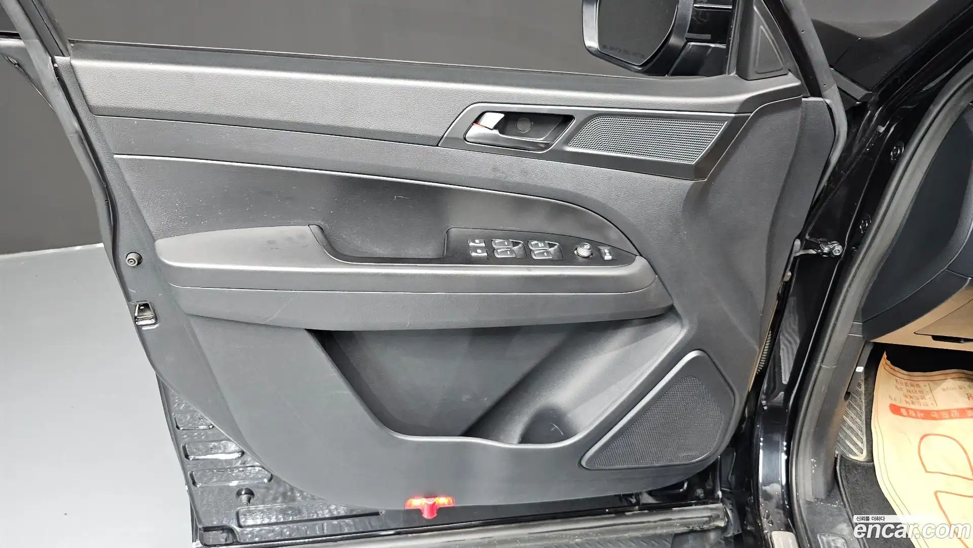Rexton KG Mobility 2021.11-INNER-034