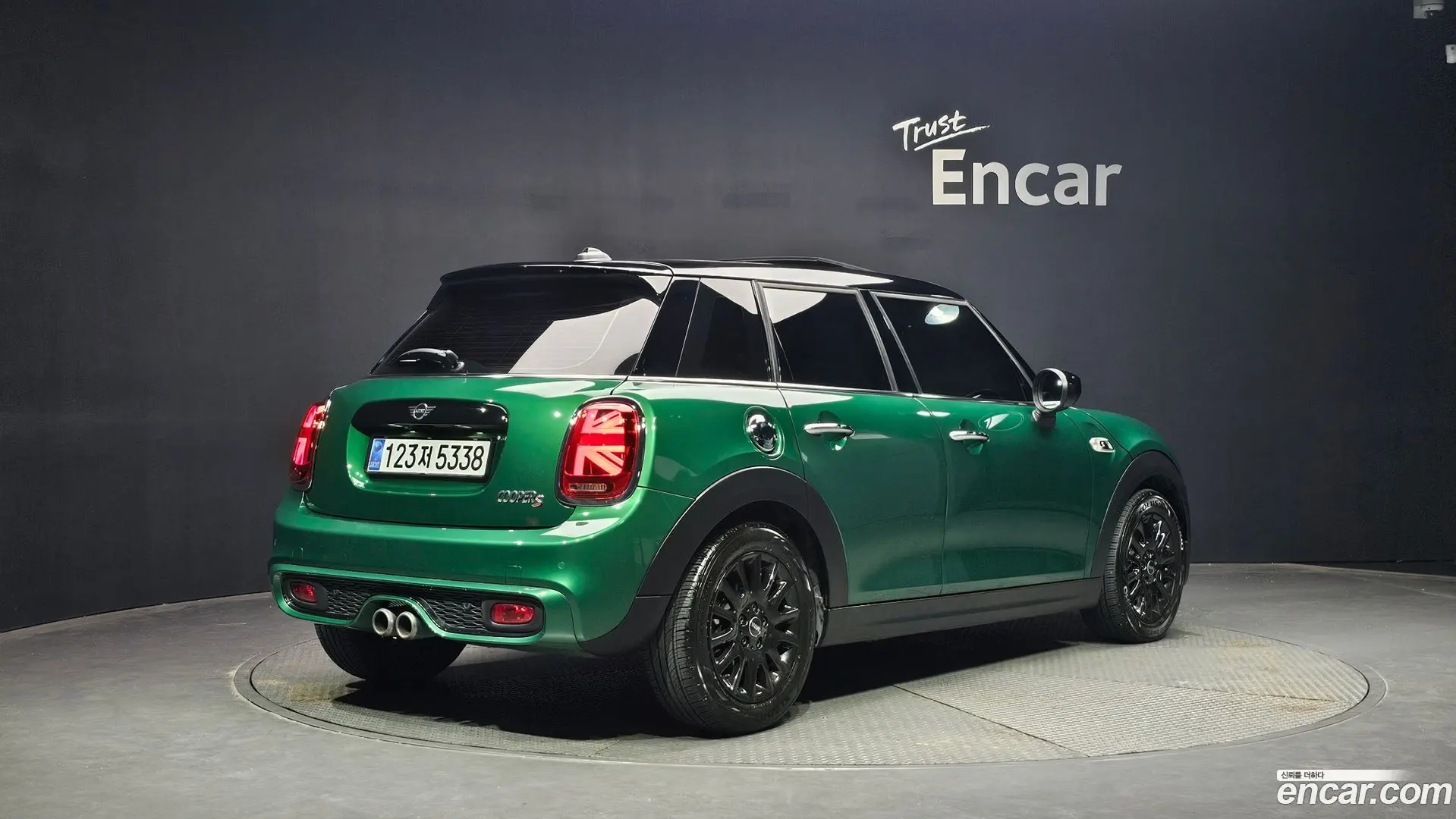 Main__Slider__Photo:Cooper Mini 2019.11-1