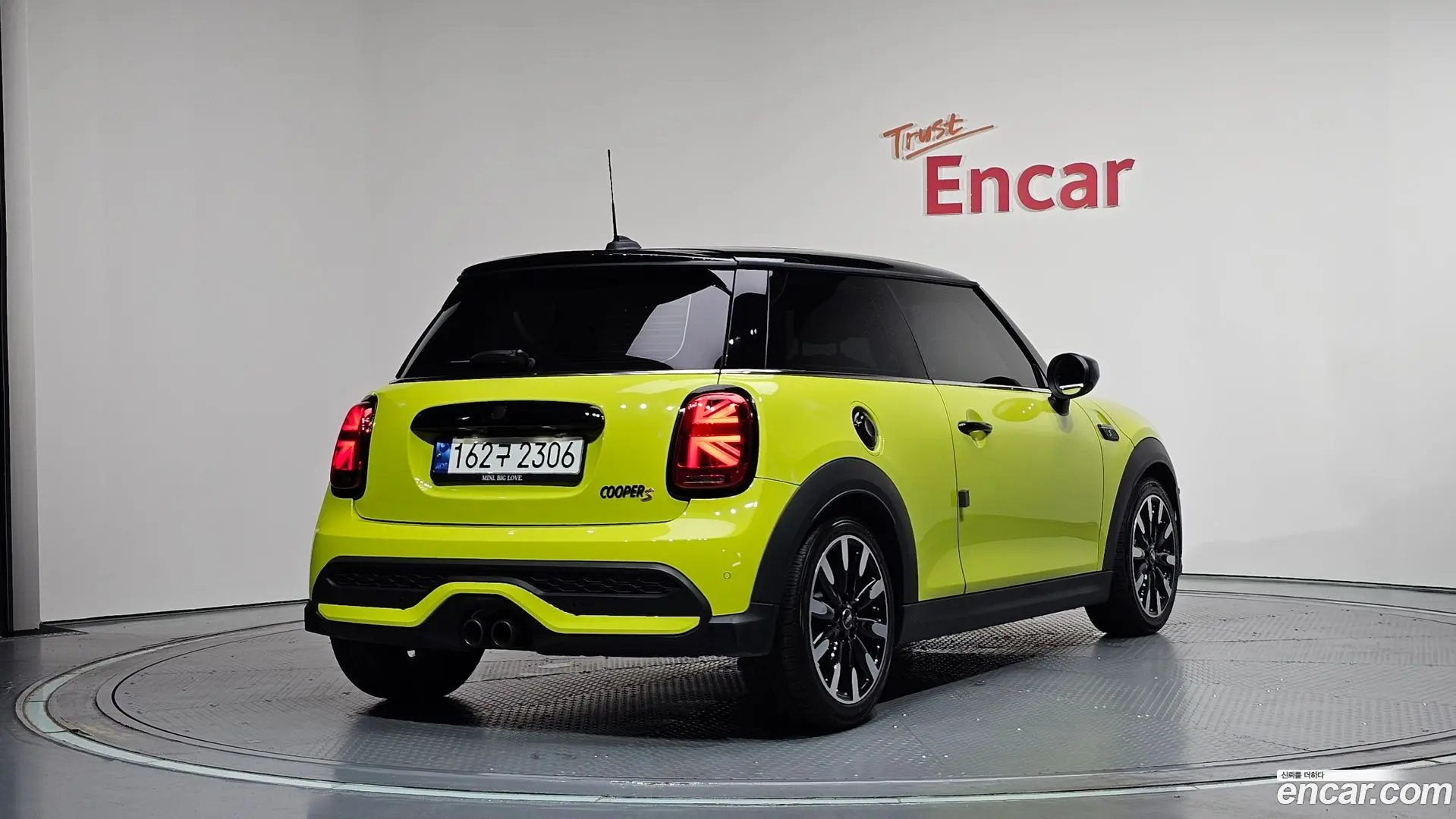 Main__Slider__Photo:Cooper Mini 2023.0-1