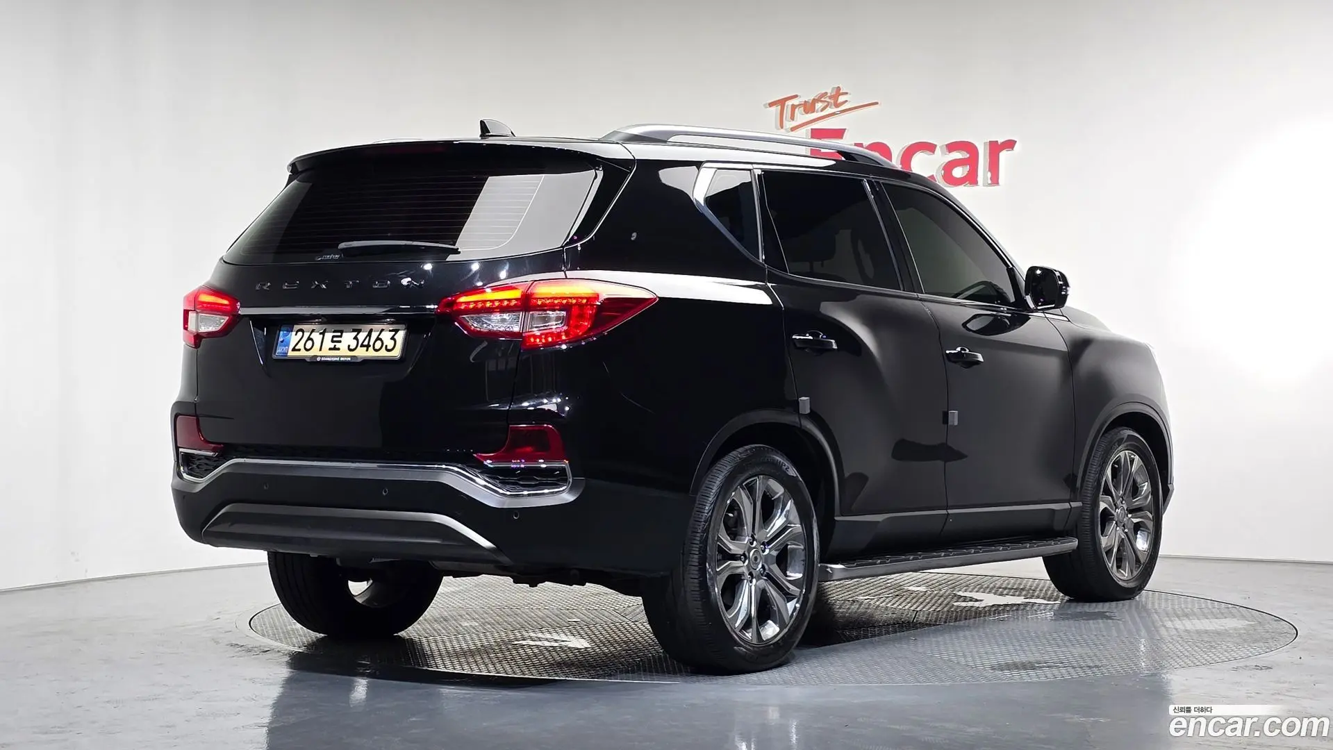 Main__Slider__Photo:Rexton KG Mobility 2020.8-1