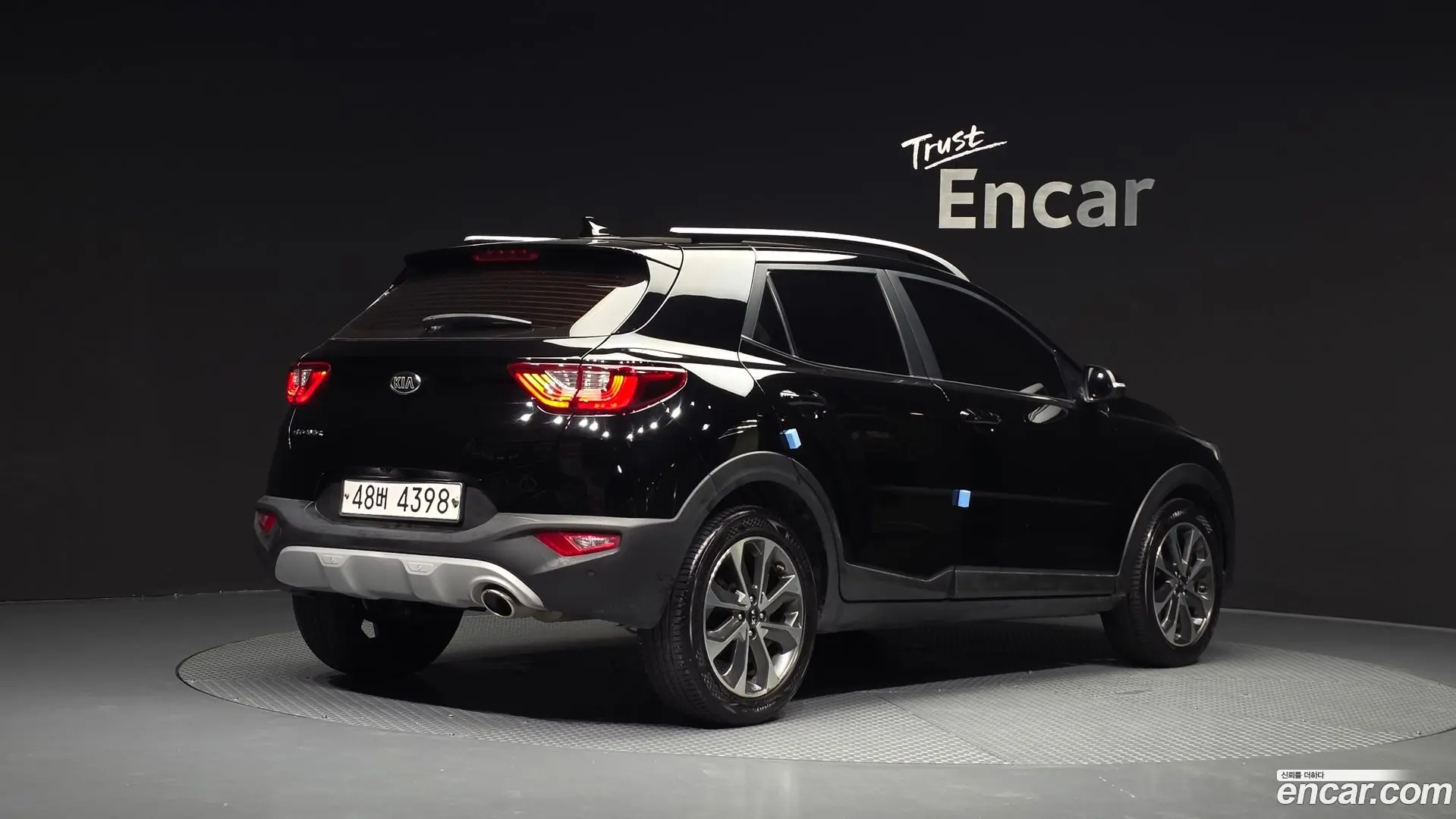 Main__Slider__Photo:Stonic Kia 2018.9-1