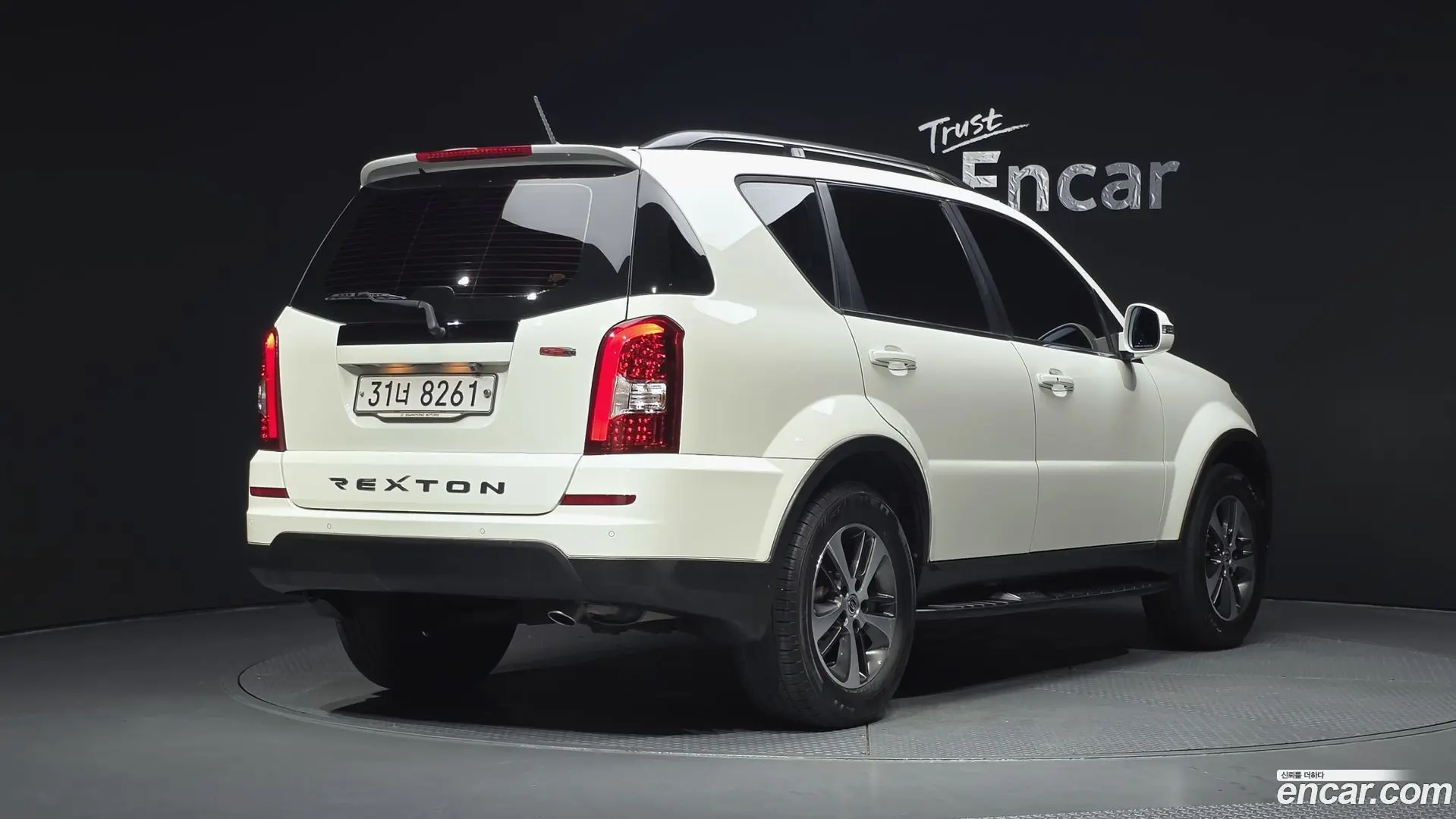 Main__Slider__Photo:Rexton KG Mobility 2017.3-1