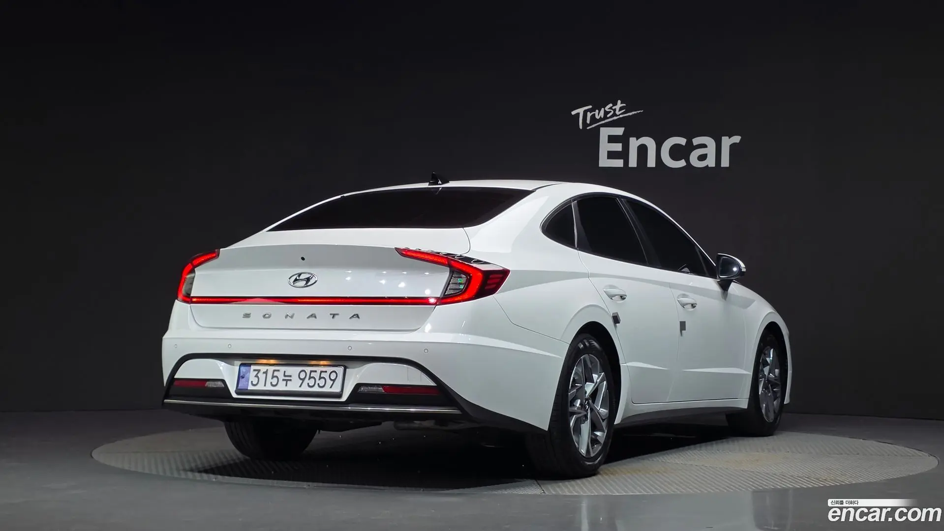 Main__Slider__Photo:Sonata Hyundai 2022.1-1