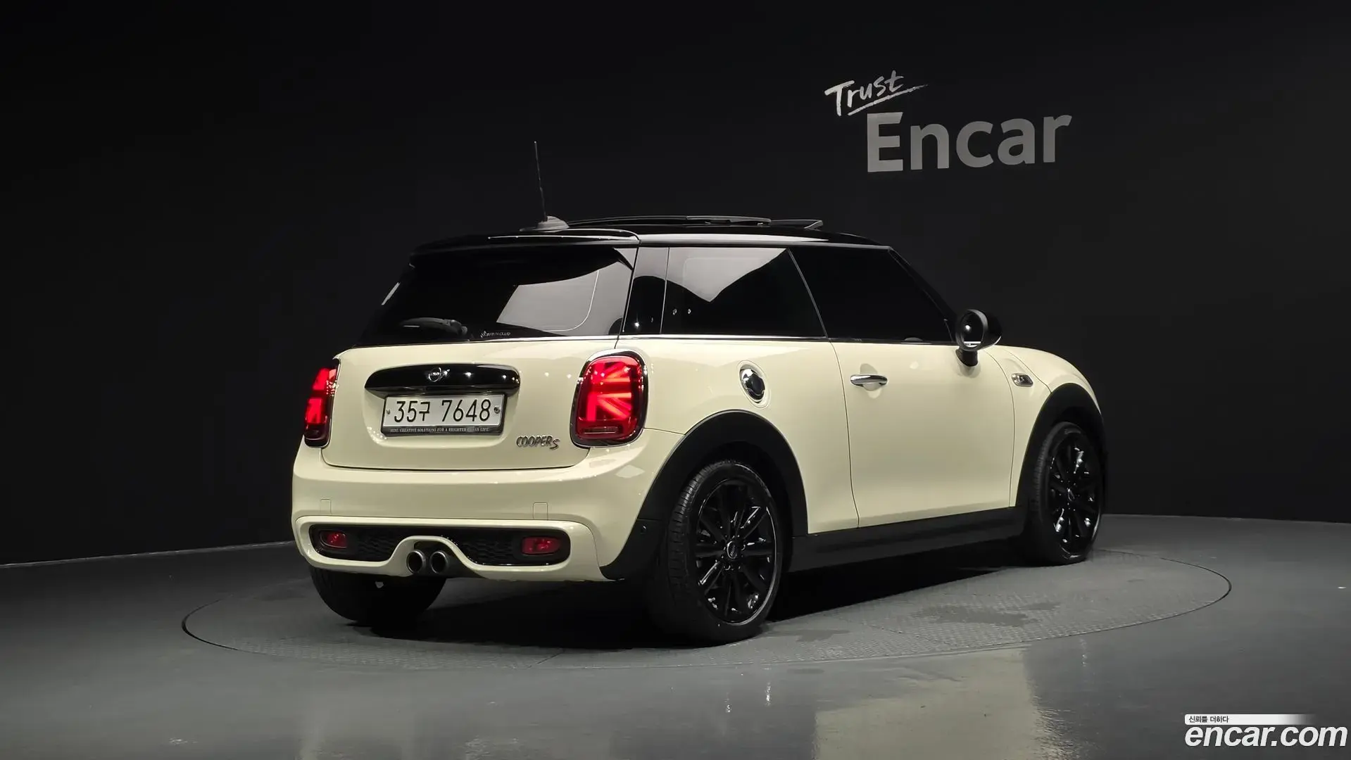 Main__Slider__Photo:Cooper Mini 2019.7-1
