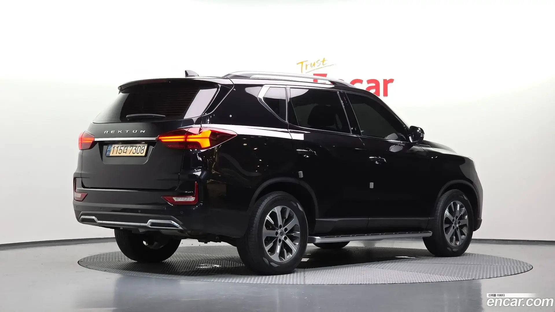 Main__Slider__Photo:Rexton KG Mobility 2021.3-1