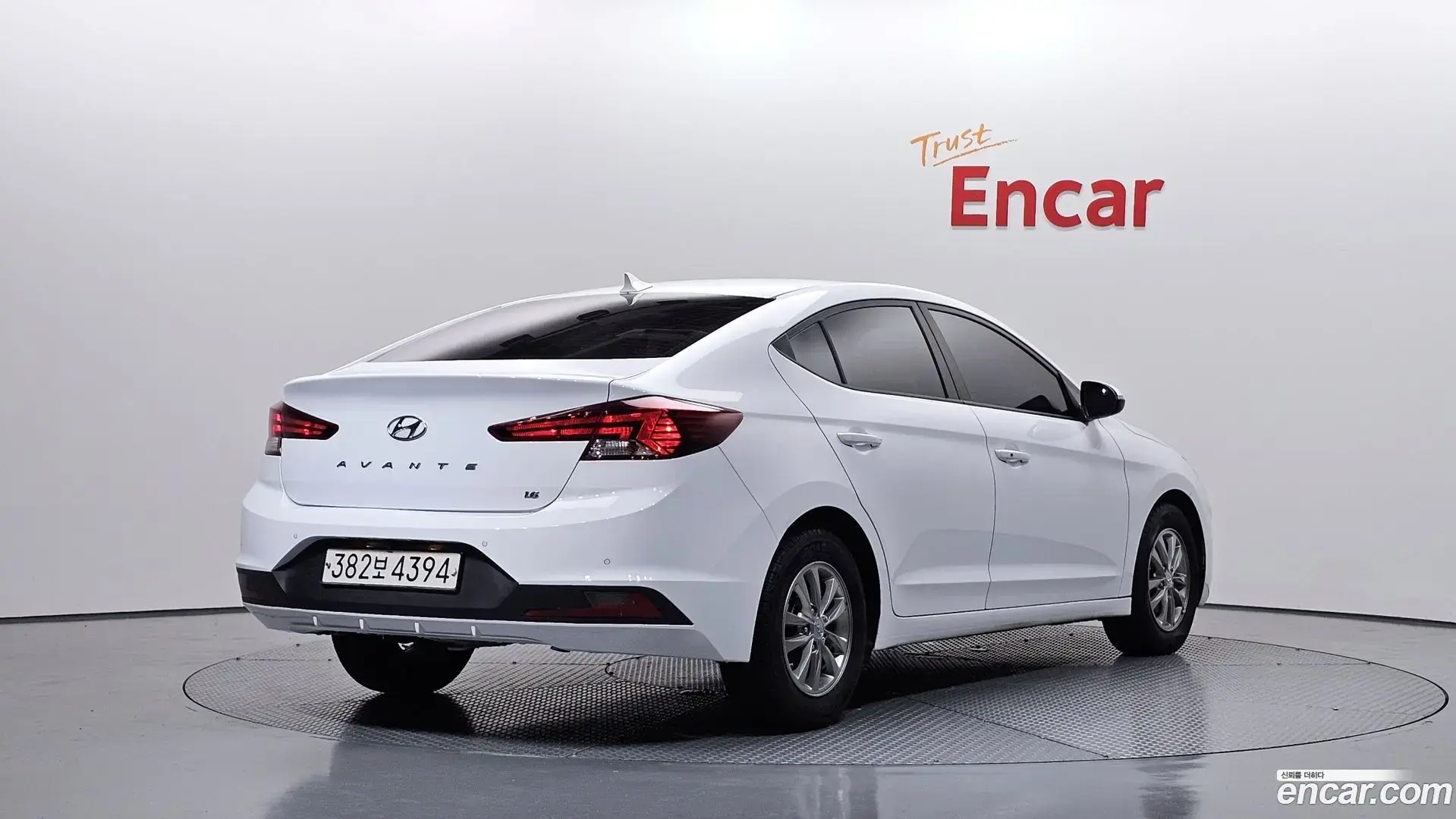Main__Slider__Photo:AVANTE Hyundai 2019.2-1