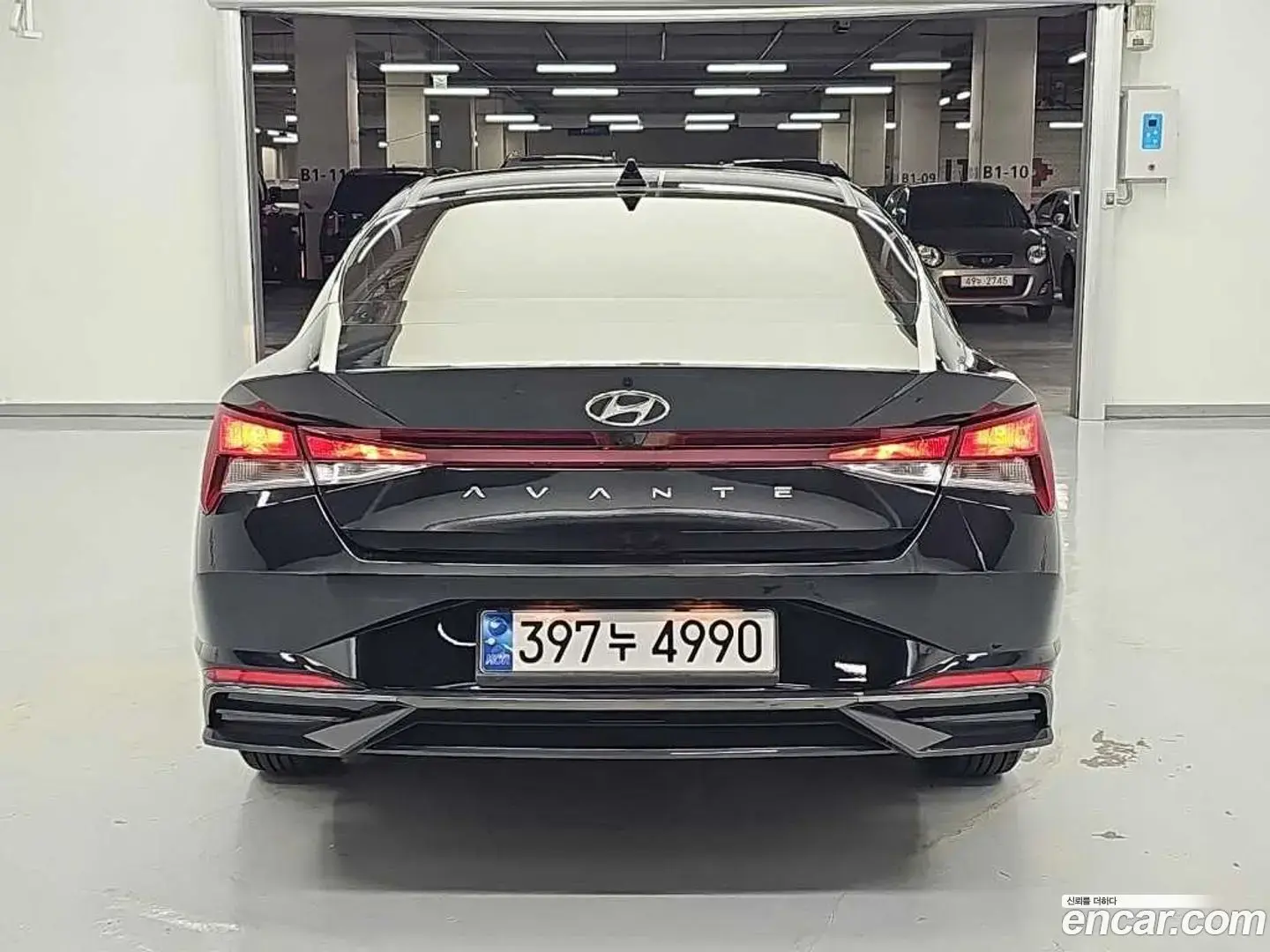 Main__Slider__Photo:AVANTE Hyundai 2022.1-1