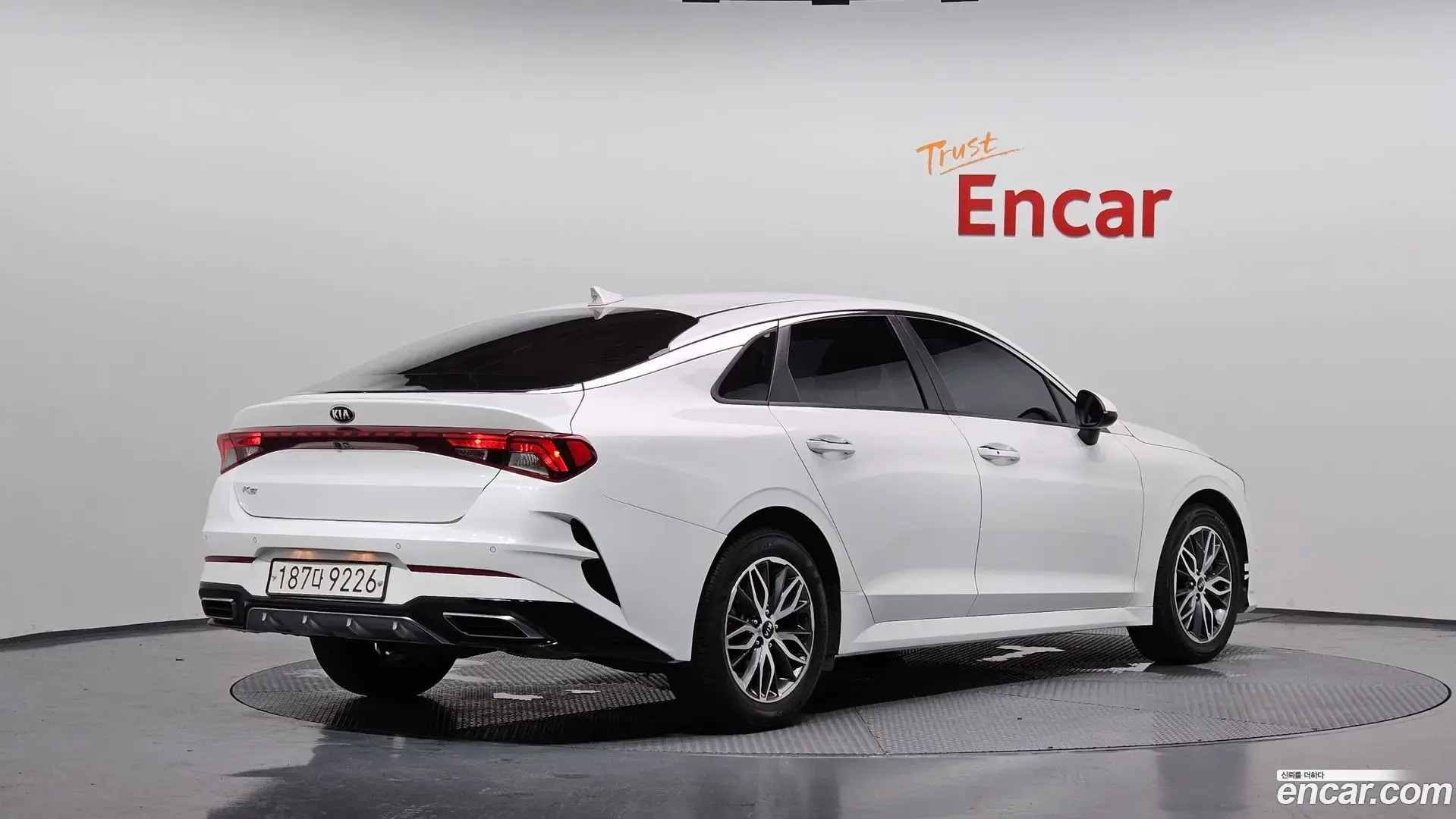 Main__Slider__Photo:K5 Kia 2021.2-1