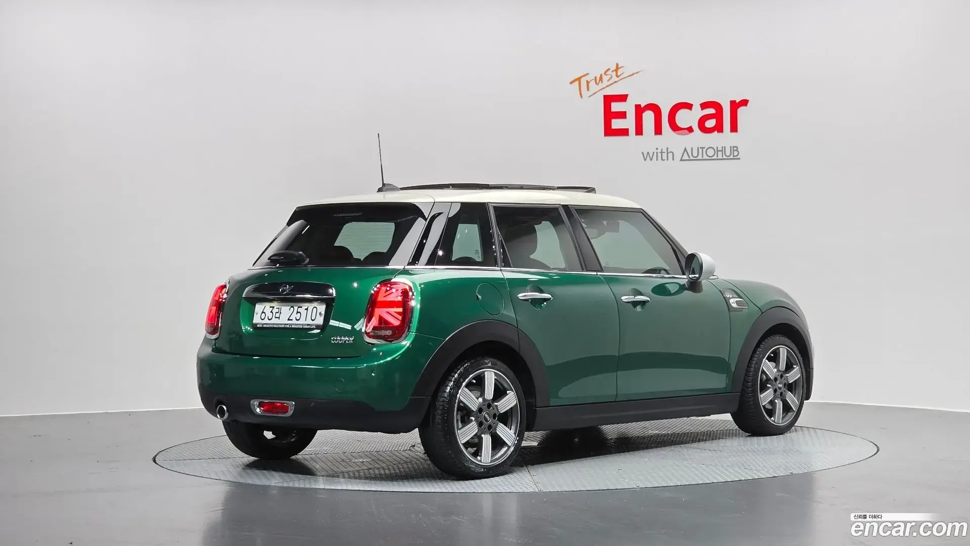 Main__Slider__Photo:Cooper Mini 2019.4-1