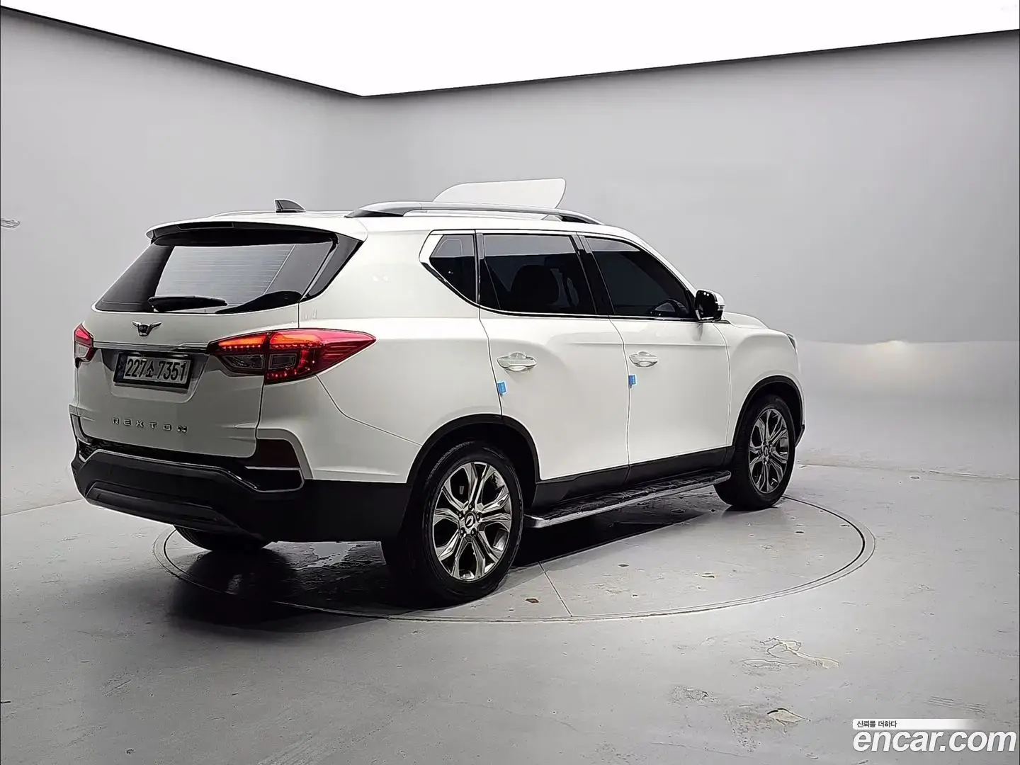 Main__Slider__Photo:Rexton KG Mobility 2022.10-1
