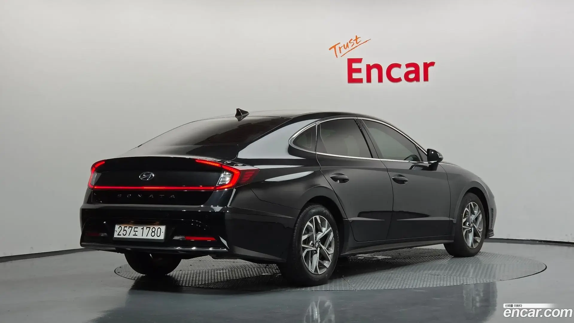 Main__Slider__Photo:Sonata Hyundai 2022.3-1